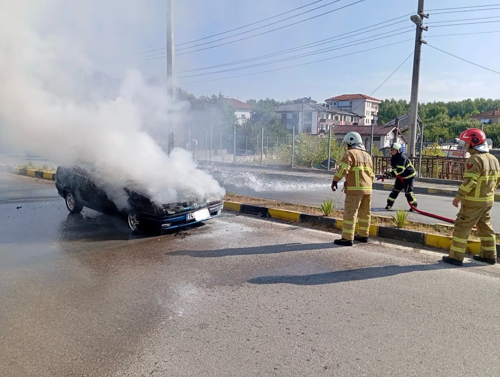 Seyir Halindeki Araç Alev Aldı