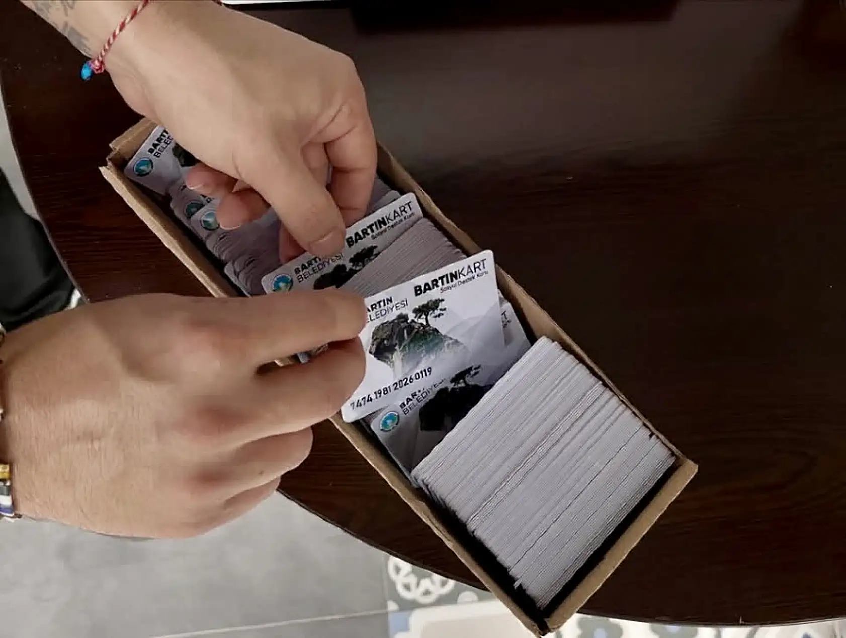 BARTINKART ailelere ulaşmaya başladı