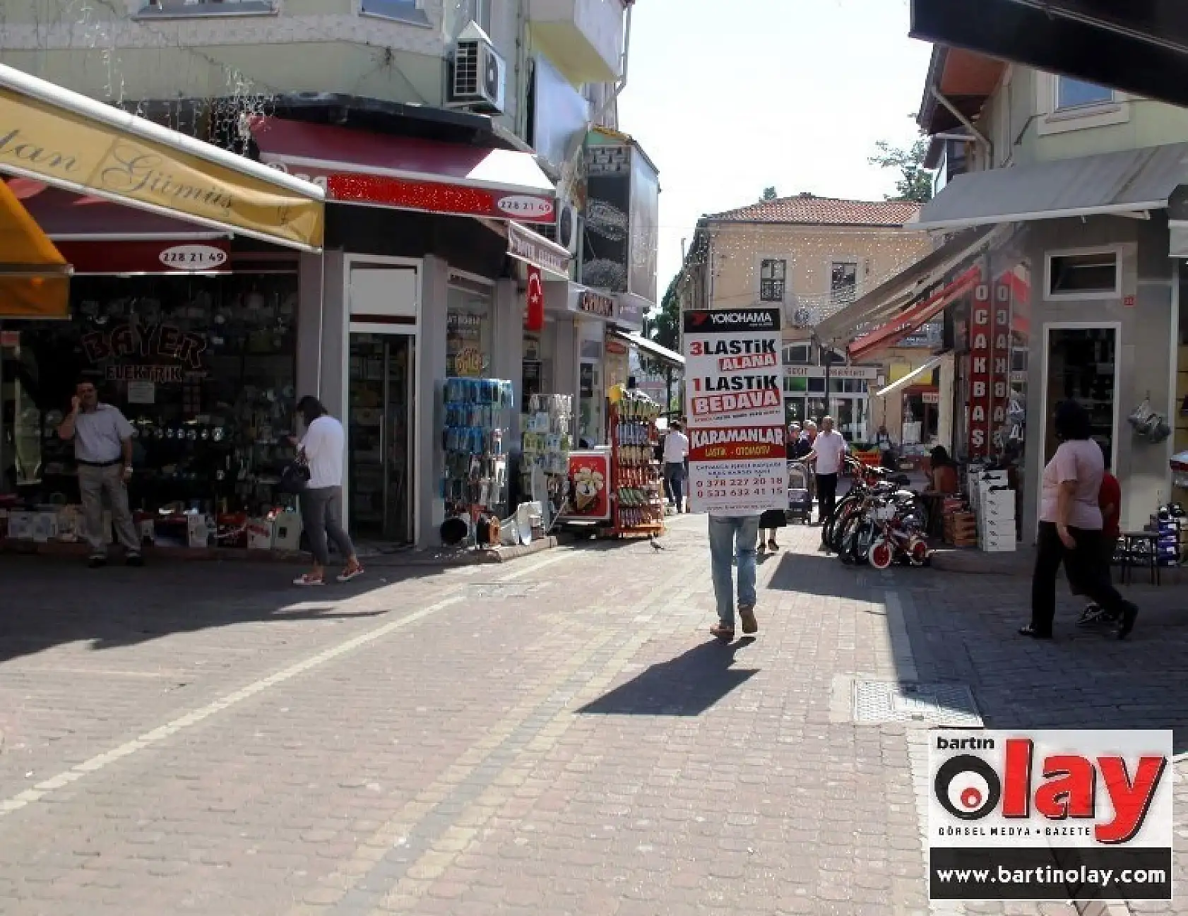 Bartın Sokaklarında Yürüyen reklam 