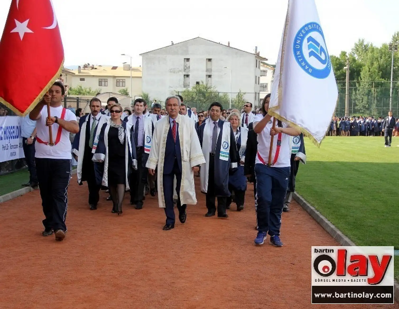BÜ'DE MEZUNİYET HEYECANI