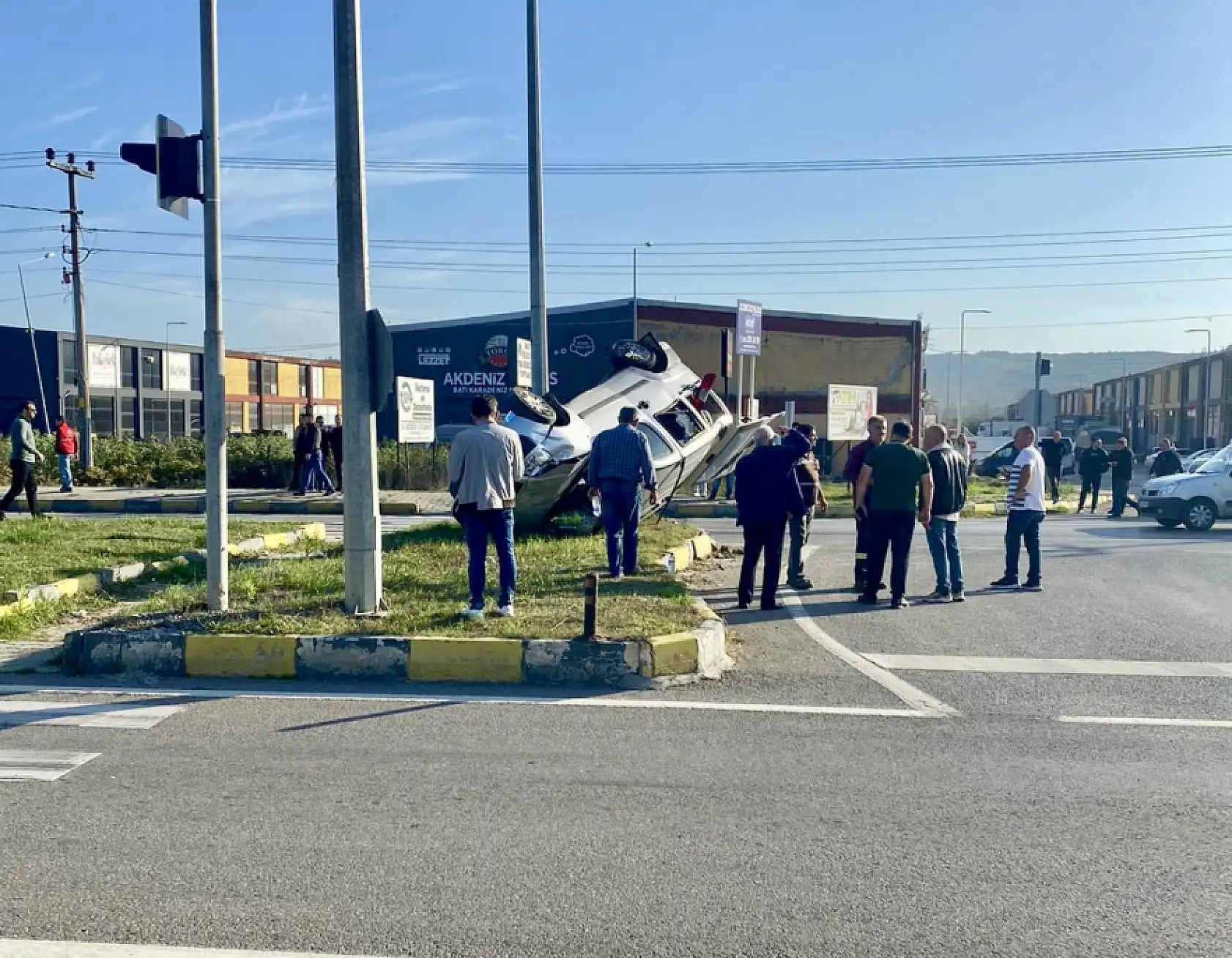 Toptancılar kavşağında kaza