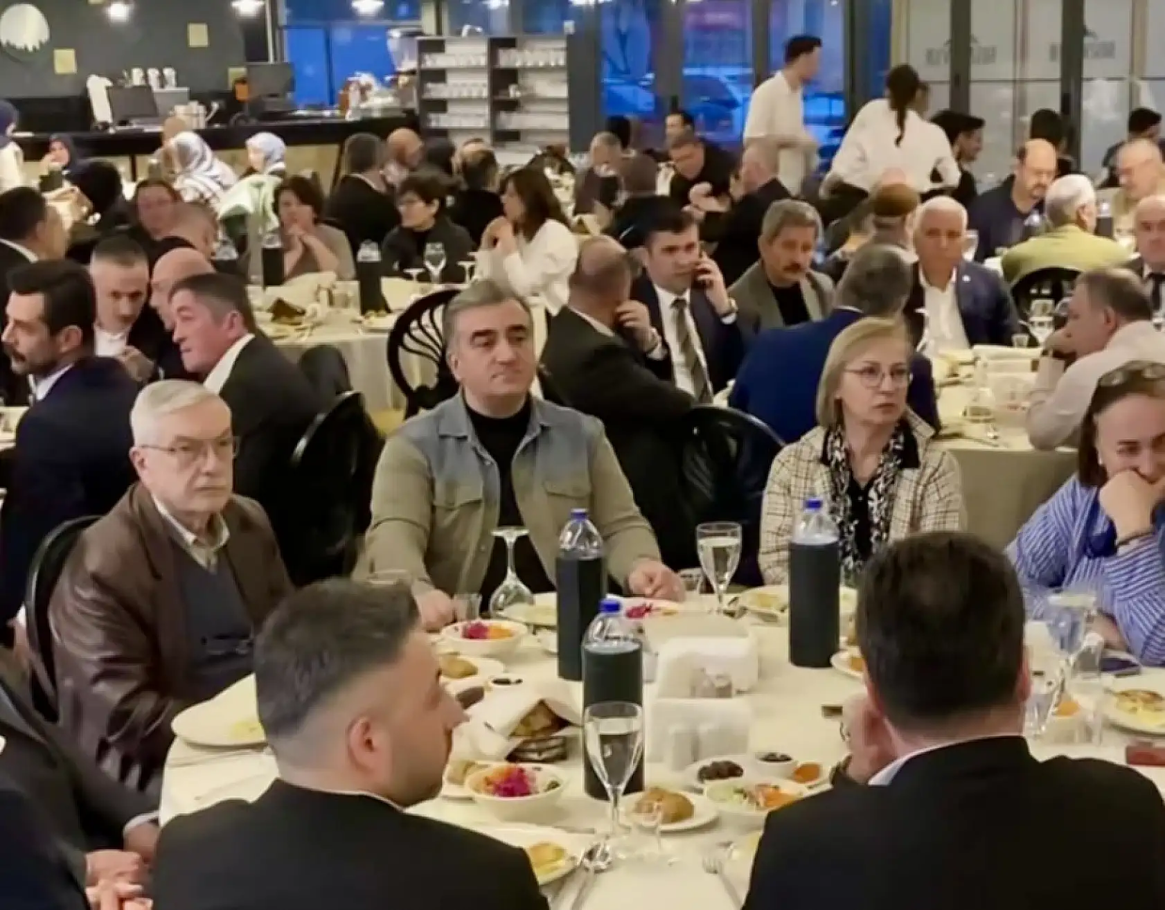 Kaya: Meclis, Sarayın talimatlarıyla yönetiliyor