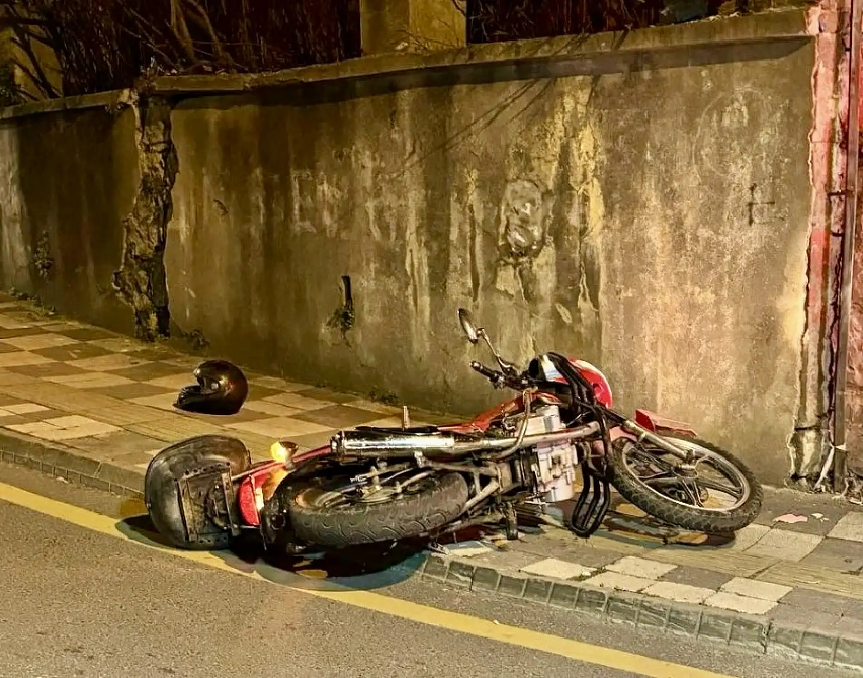 Kaçarken kaza yaptılar