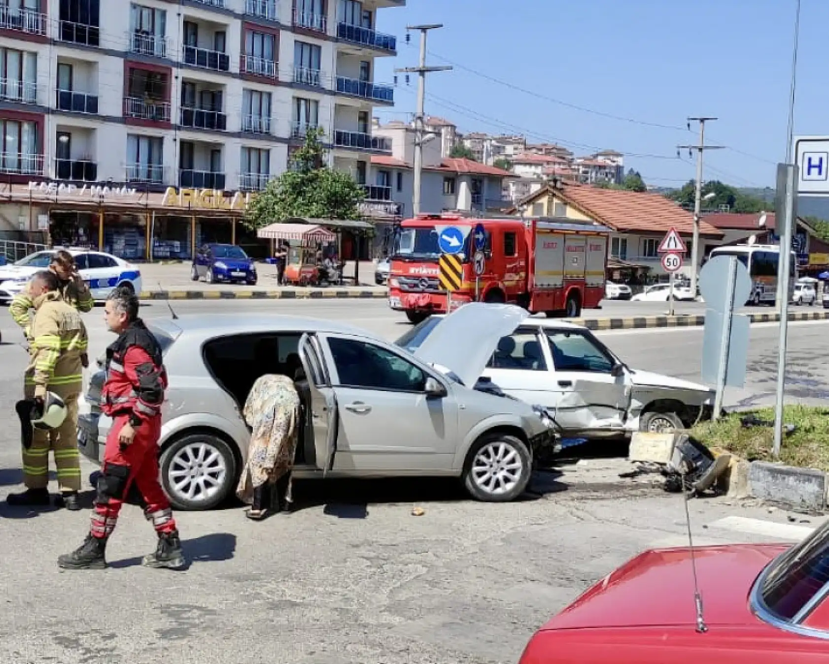 Hastane kavşağında kaza