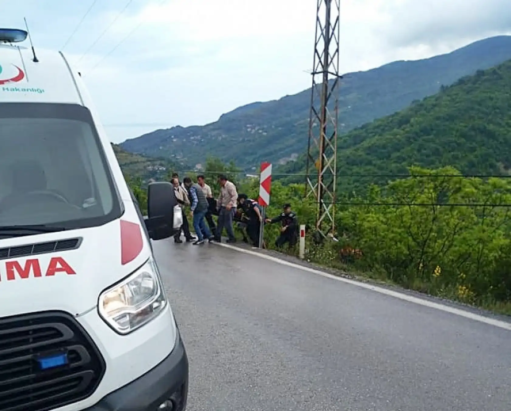 Otomobil Uçuruma yuvarlandı