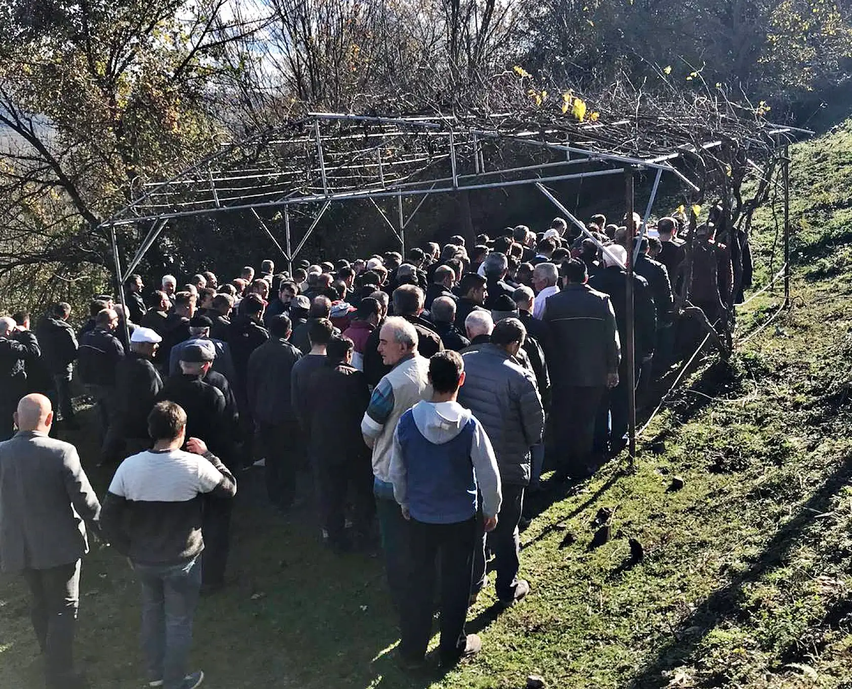 Kamyon sürücüsü son yolculuğuna uğurlandı