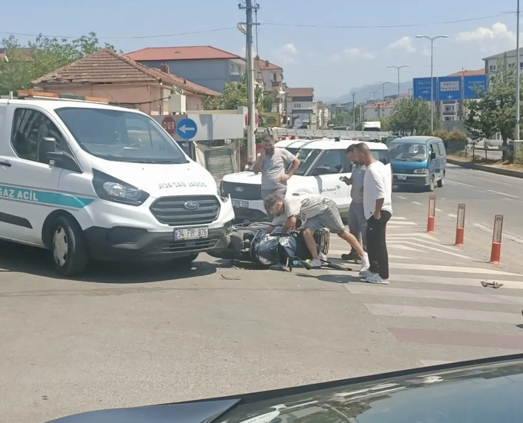 Emniyet önünde kaza