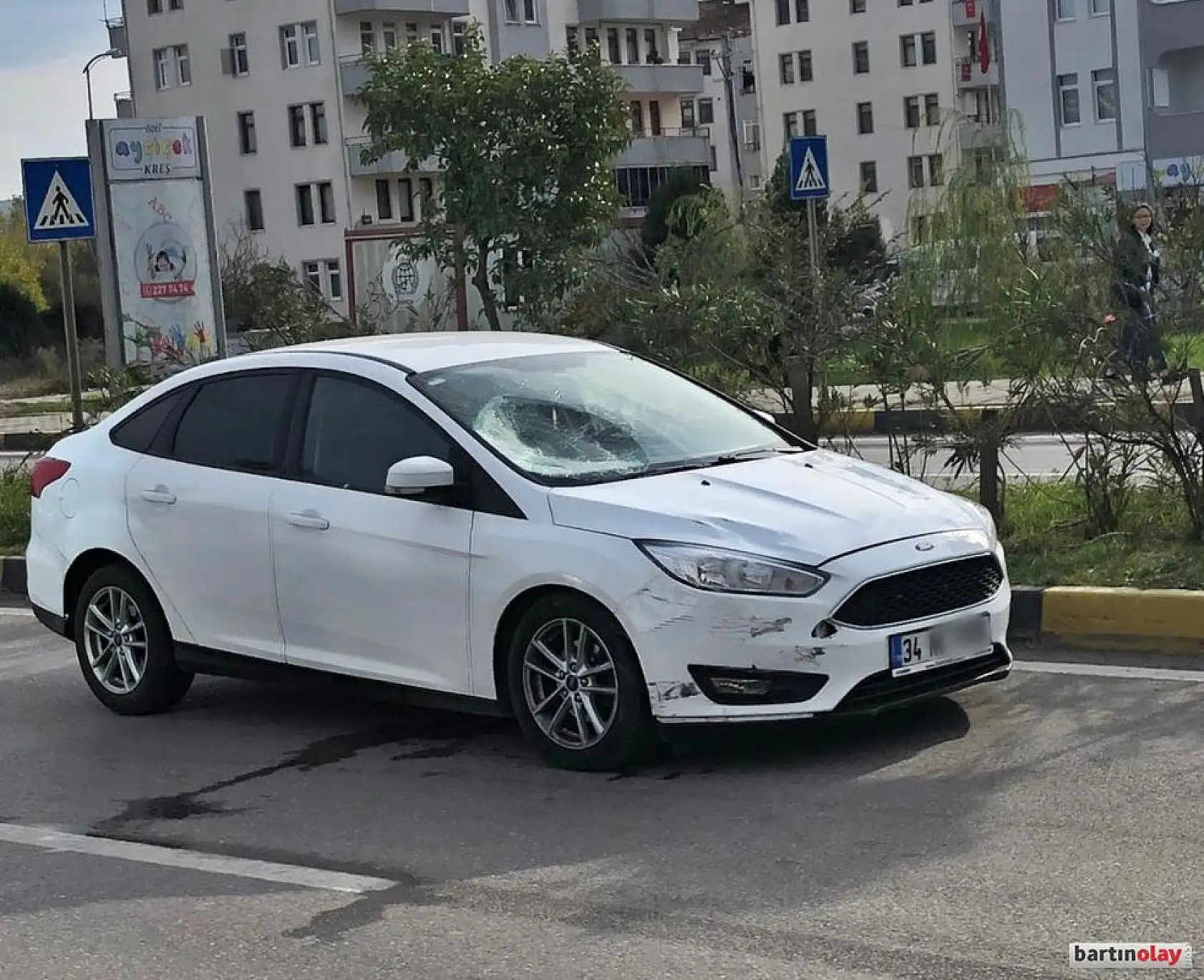 Otomobil ile motosiklet çarpıştı, 1 yaralı