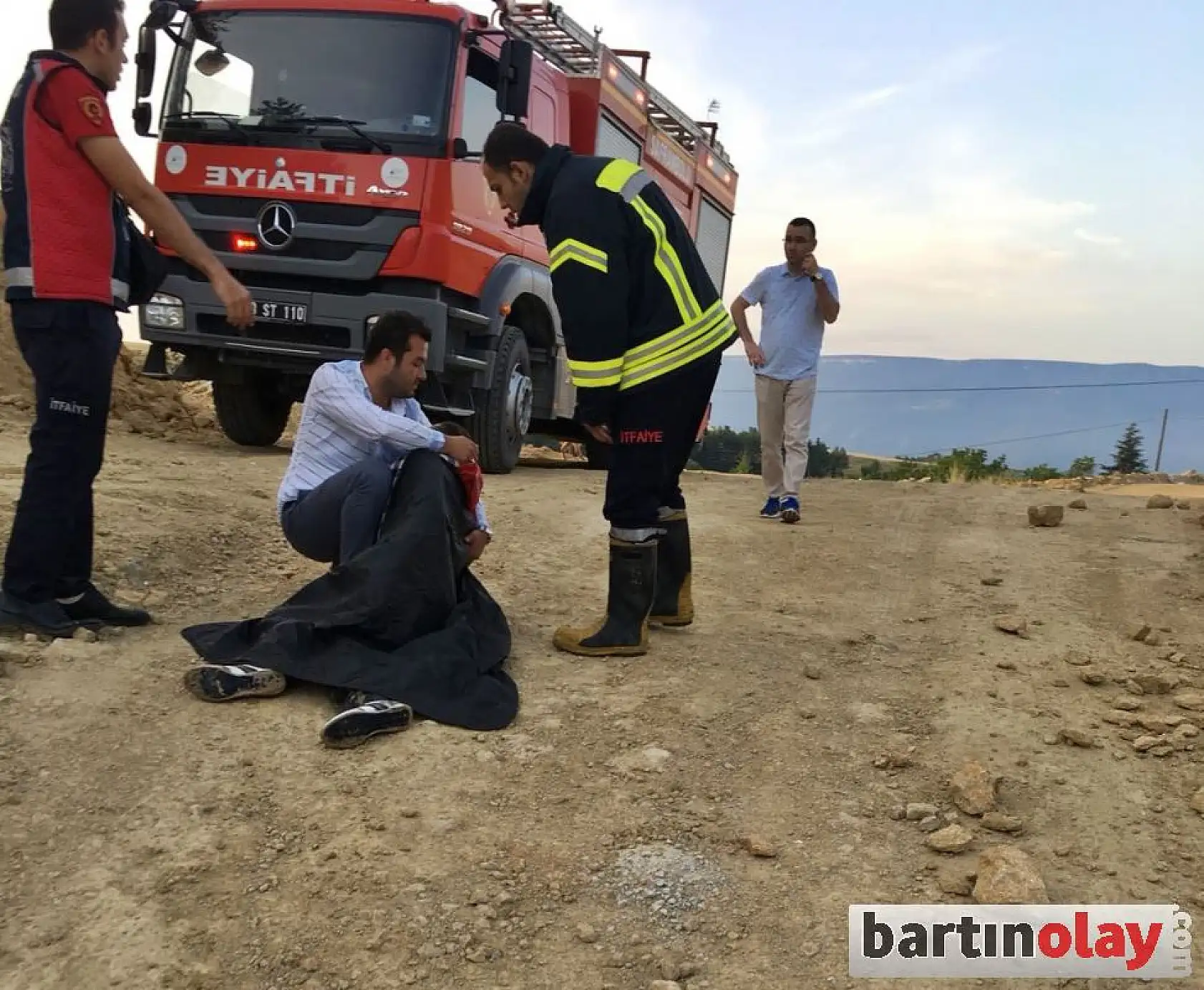 Kanala düştü, kurtarılmayı bekledi