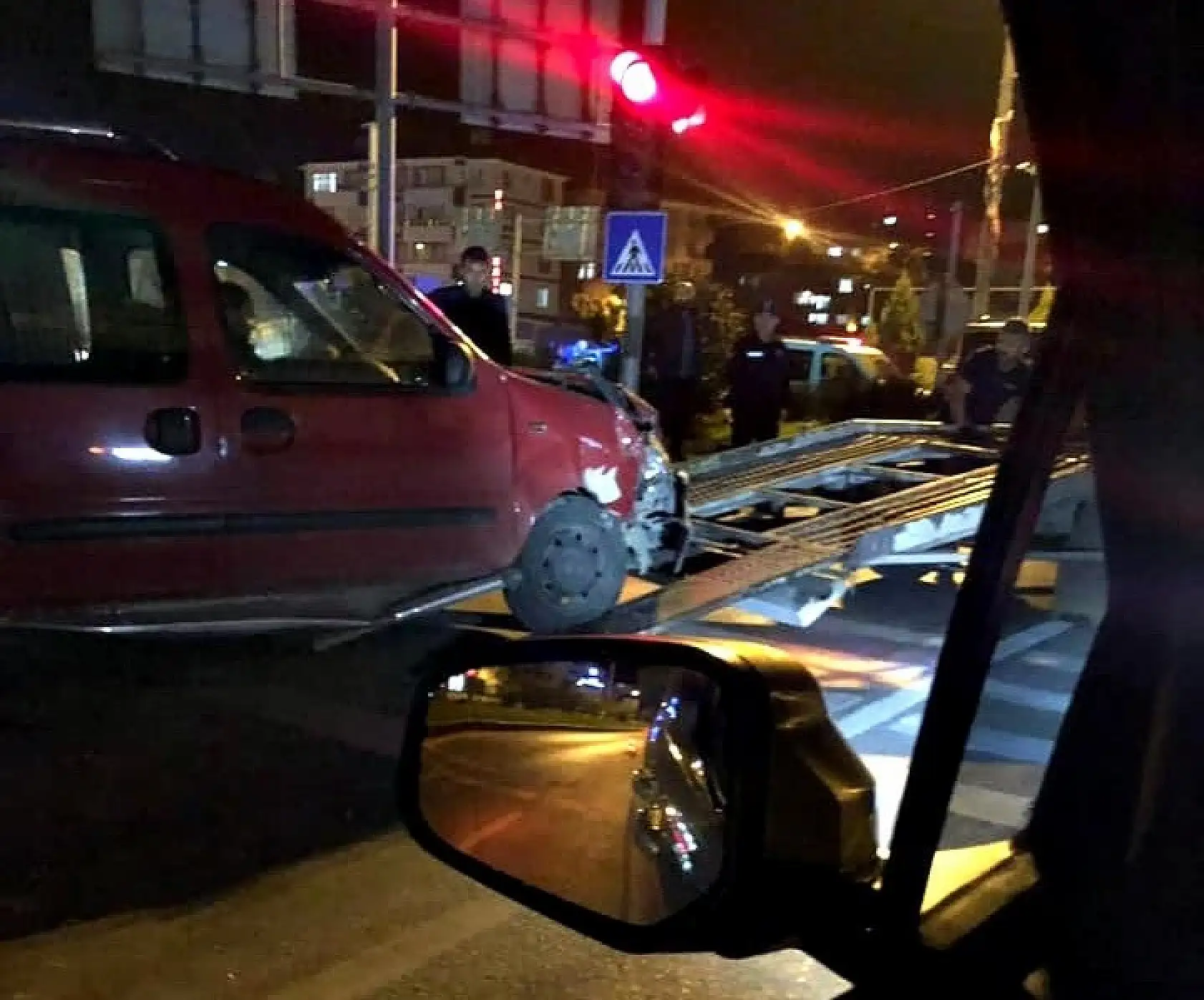 Çatmaca ışıklarda kaza