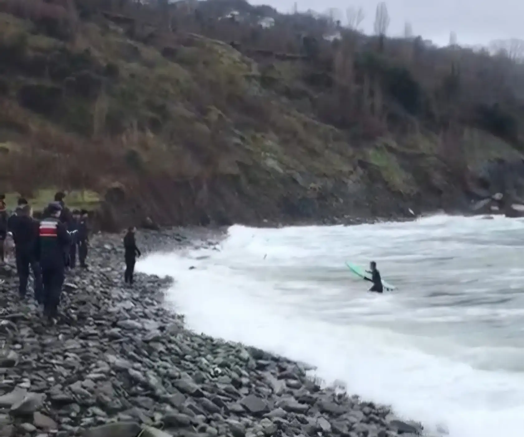 Dalgalarla 1 Saat Can Pahasına Mücadele!