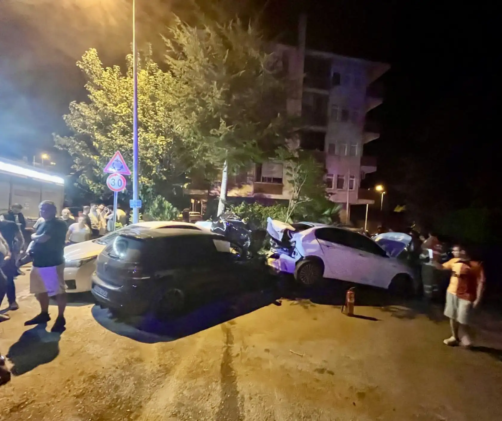 Ortalık savaş alanına döndü