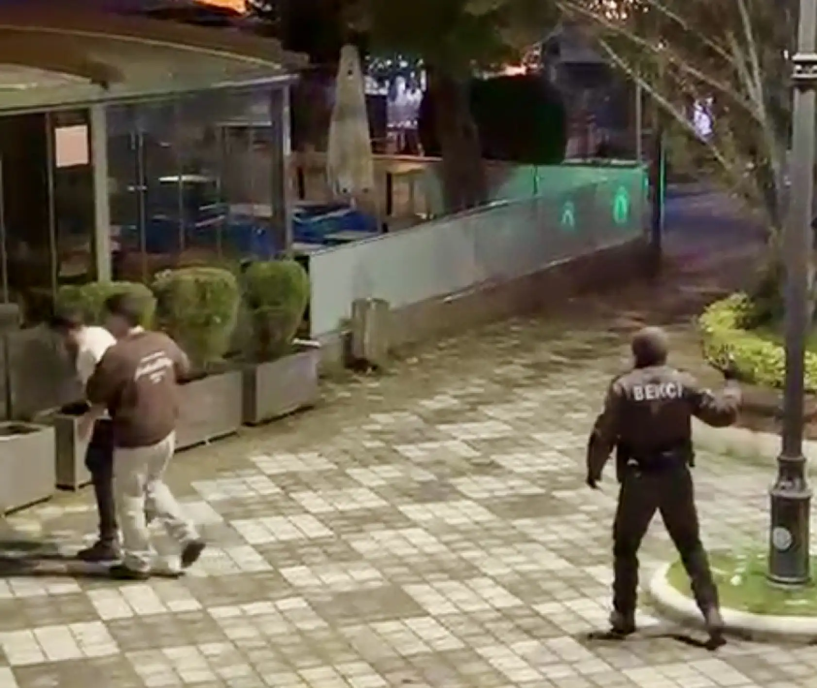 Tekme tokat birbirlerine girdiler