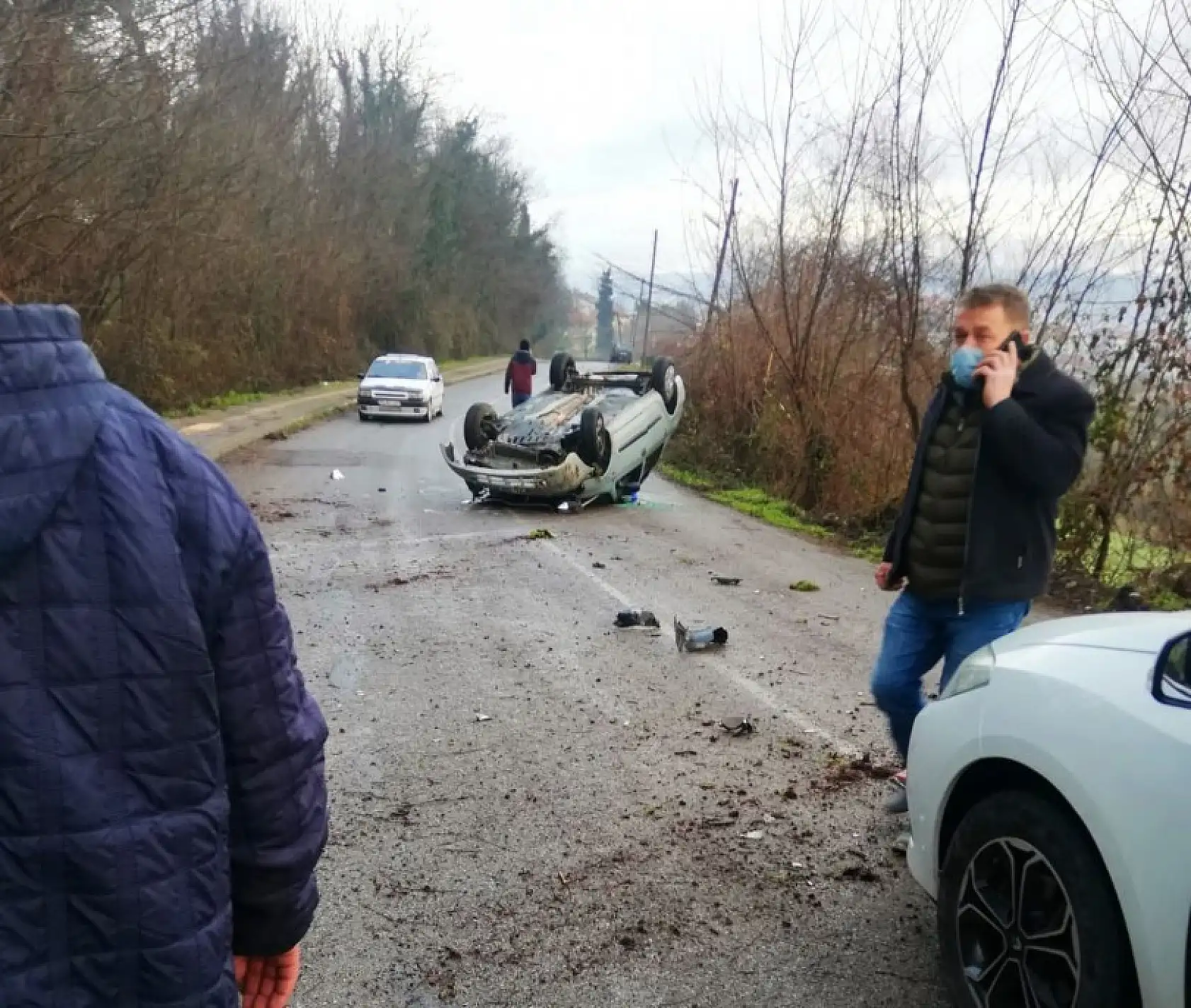 Otomobil takla attı