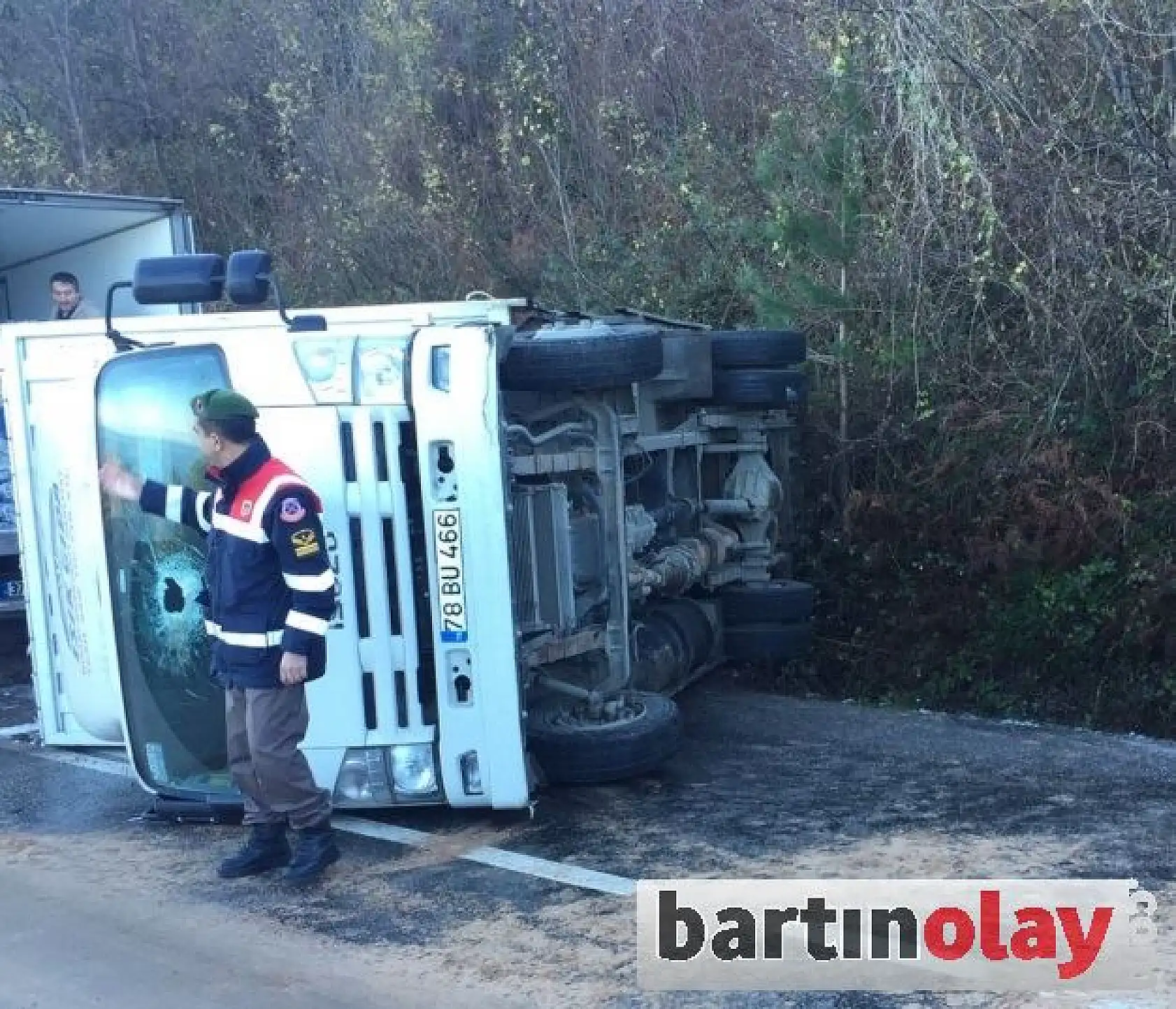 Şeker yüklü Kamyon Devrildi