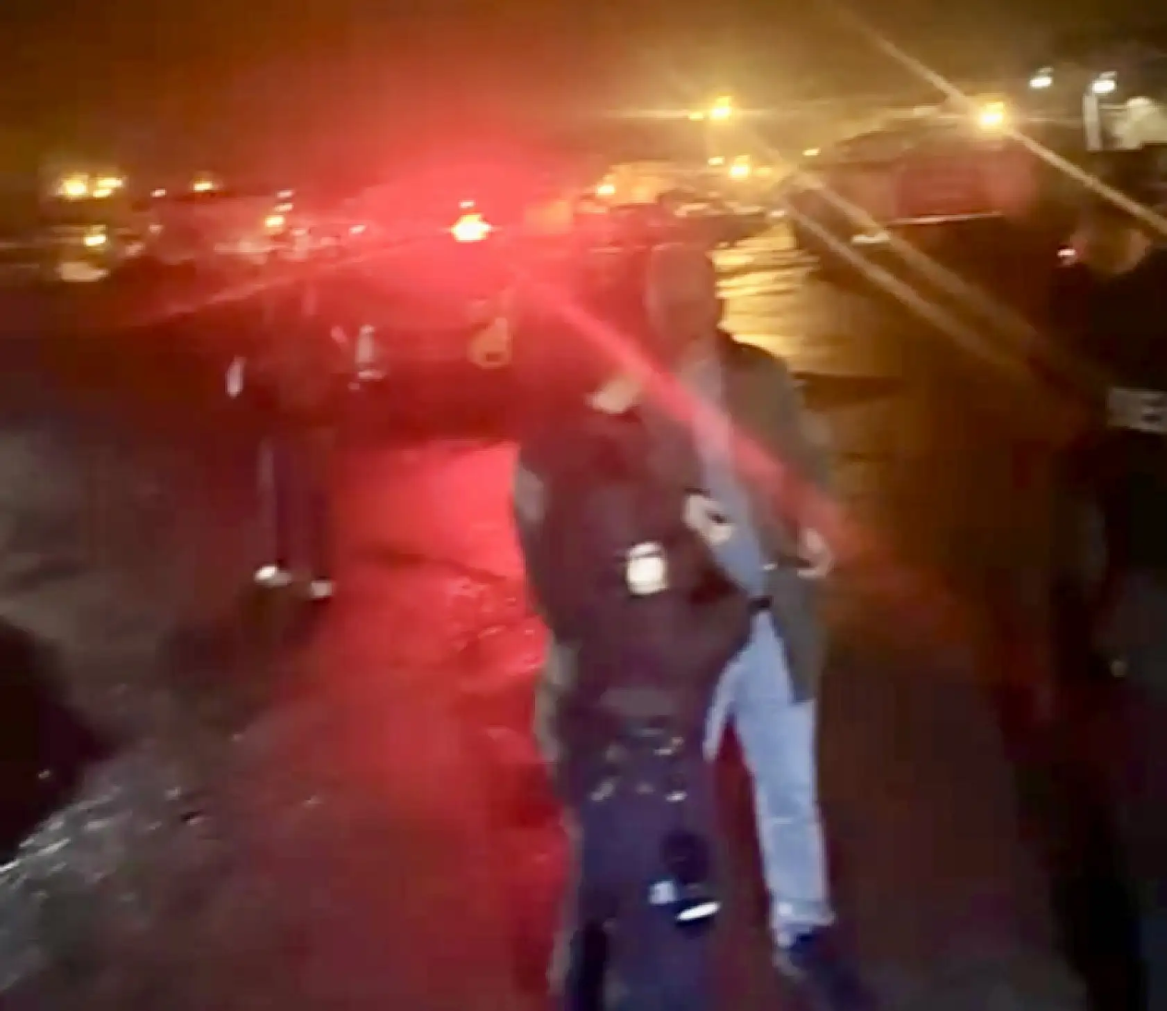 Arabayla denize uçtu