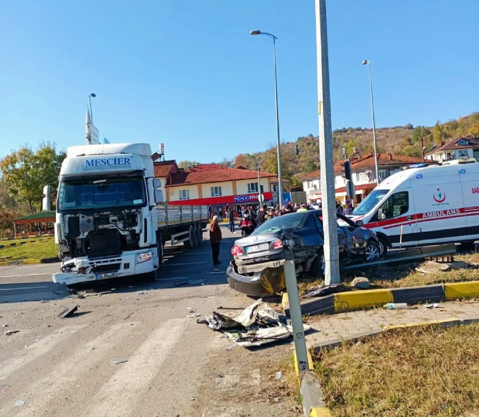 Otomobil ile tır çarpıştı