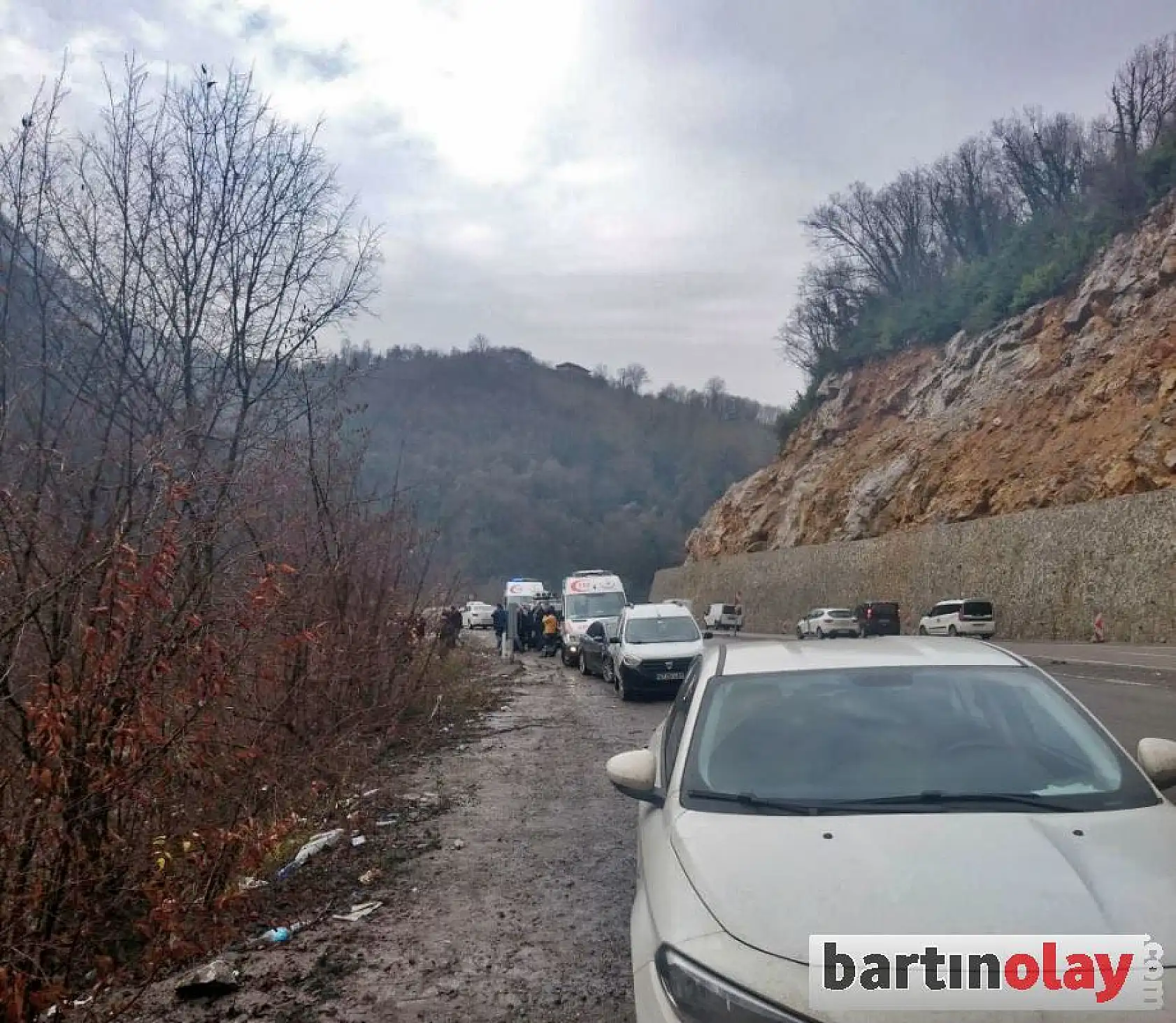 Otomobil dereye uçtu