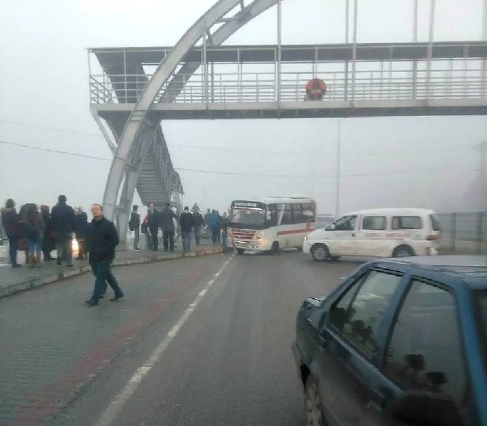 Bartın'da araçlar birbirine girdi