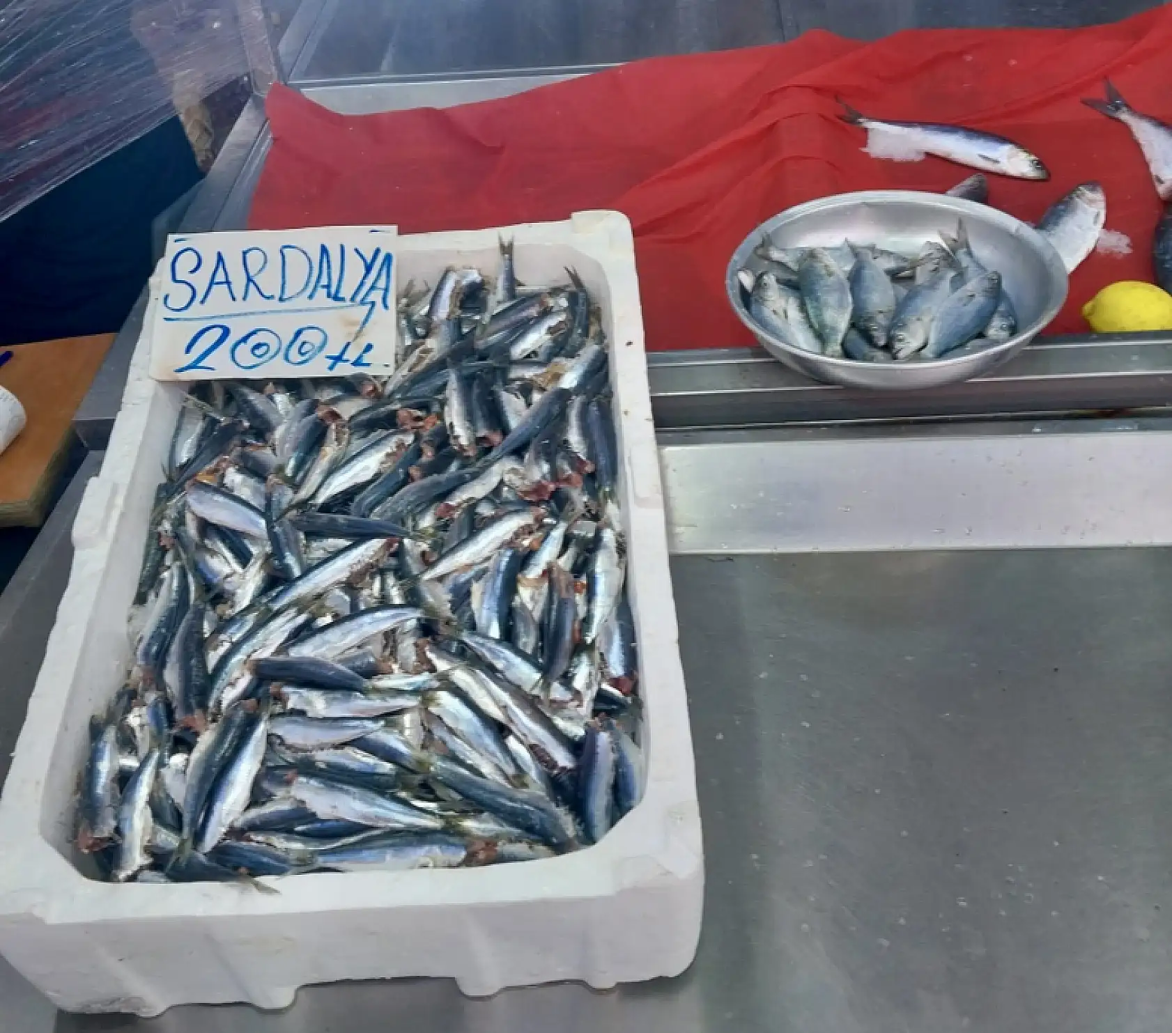 Yılın son balıkları satışta