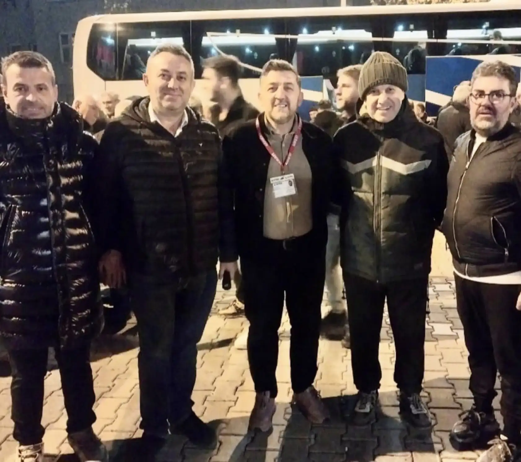 Dualarla uğurlandılar