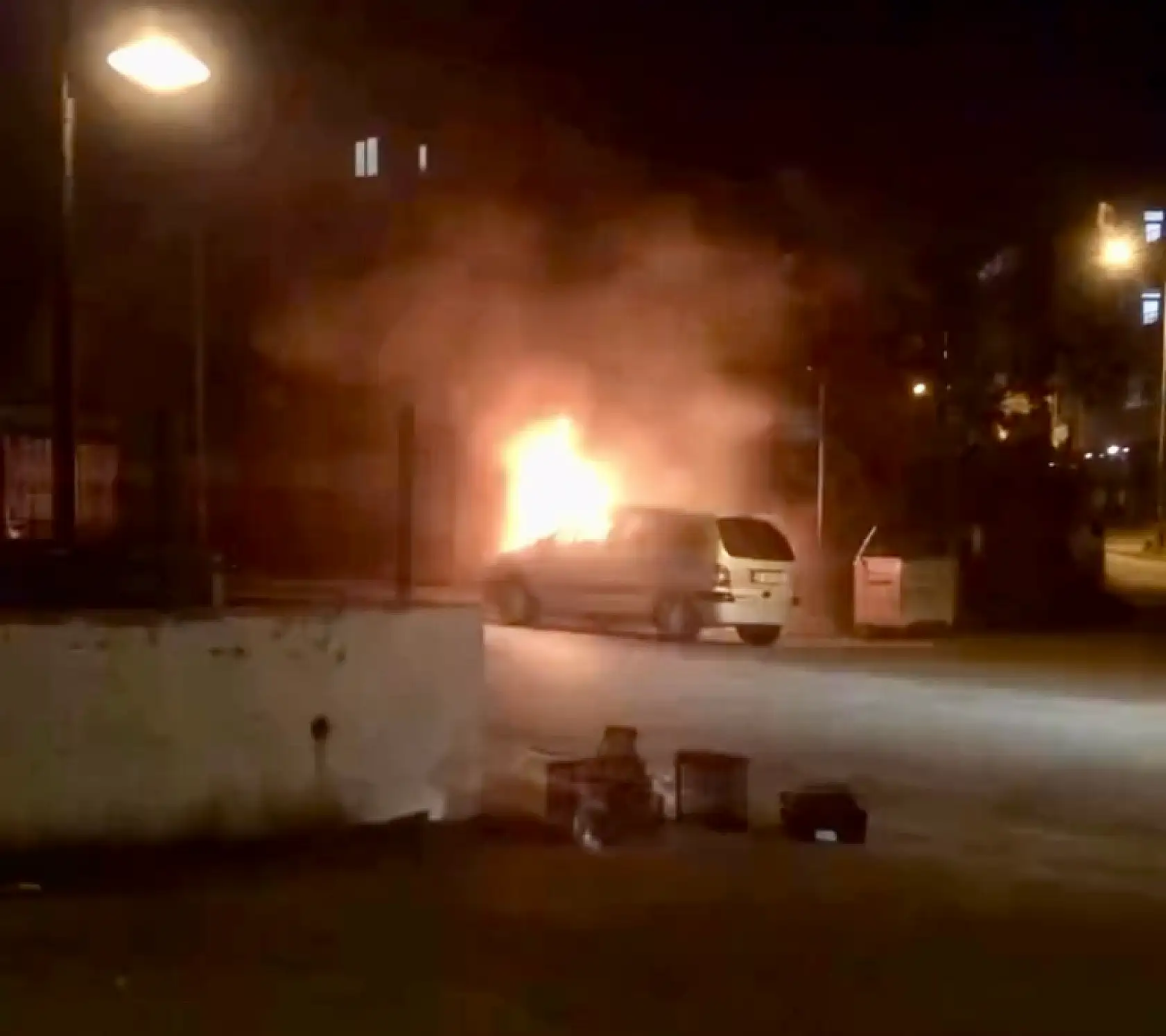 Seyir halindeki araçta yangın