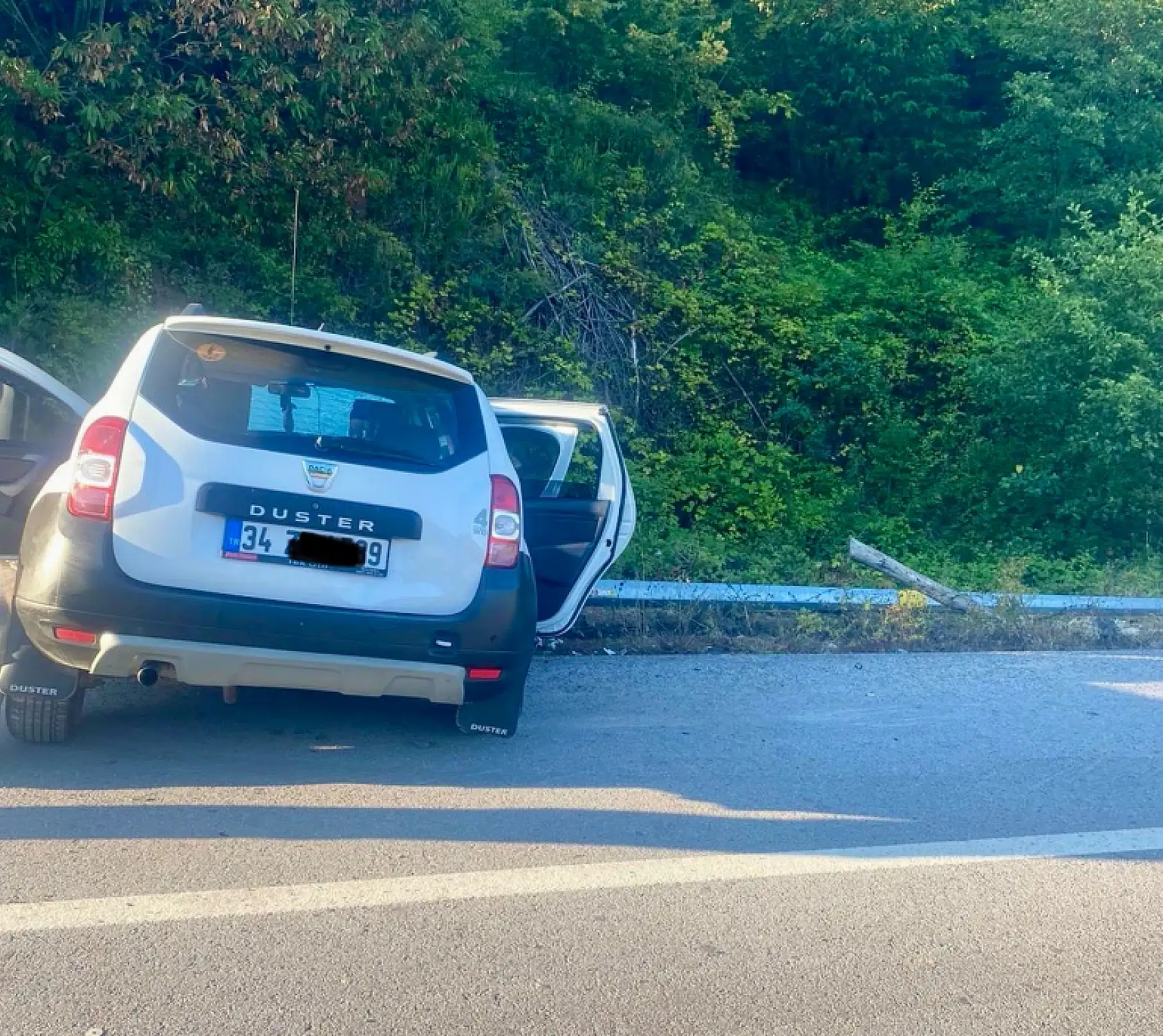 Kurucaşile yolunda kaza, 3 yaralı