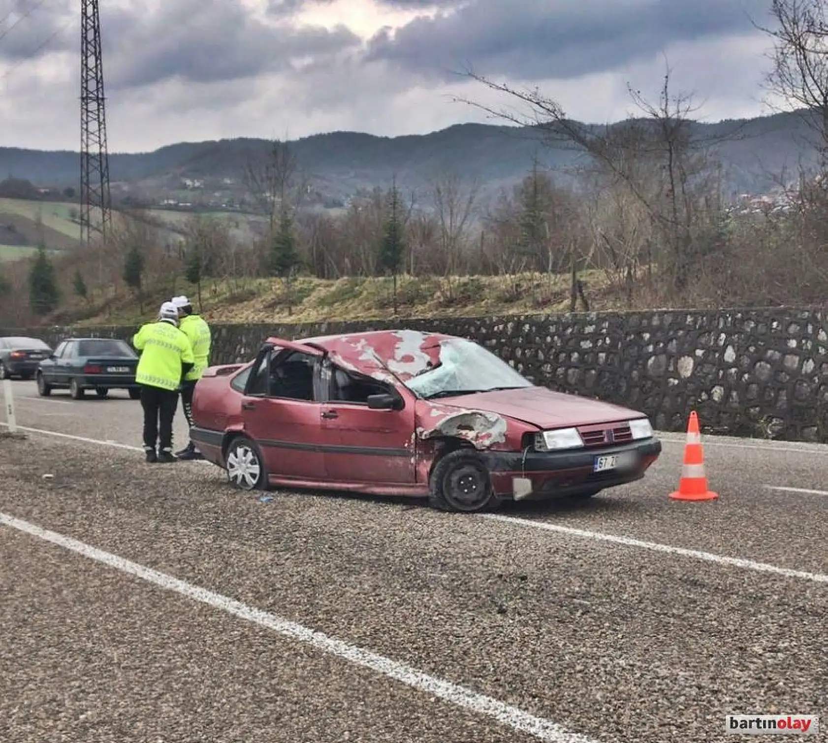 Kamyonun altına girdi