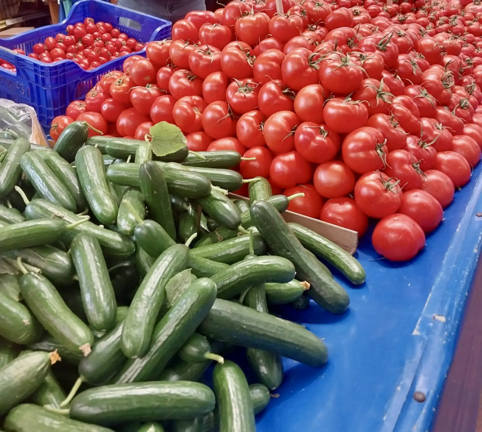 Pazarda hem hareket hem bereket