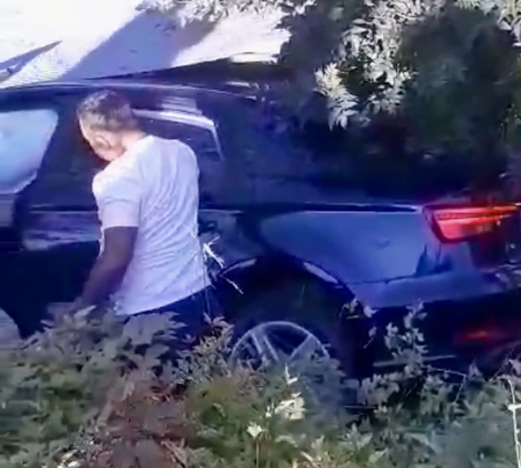 Çarpışan araçlardan biri Şarampole uçtu