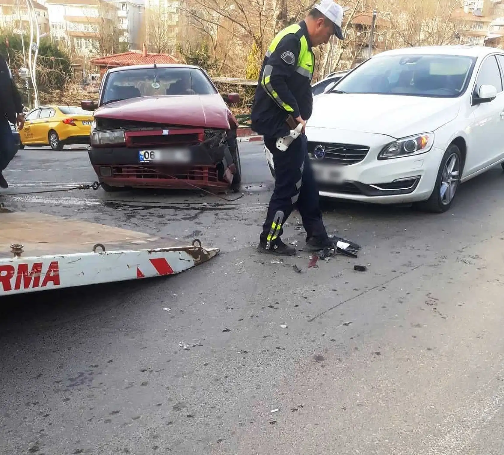 Köprü girişinde kaza