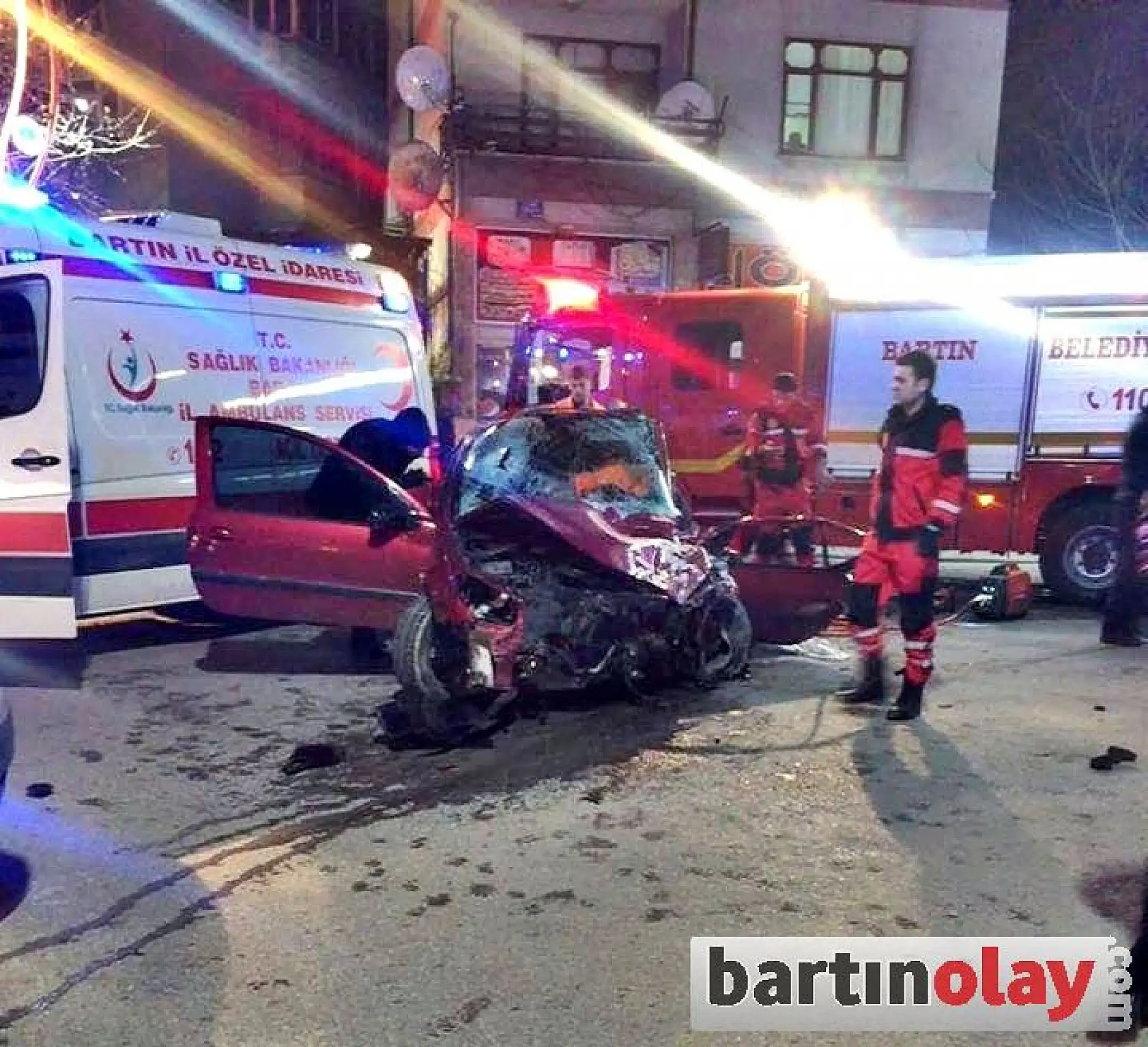 Aşırı hız ve alkol kazaya yol açtı, 3 yaralı