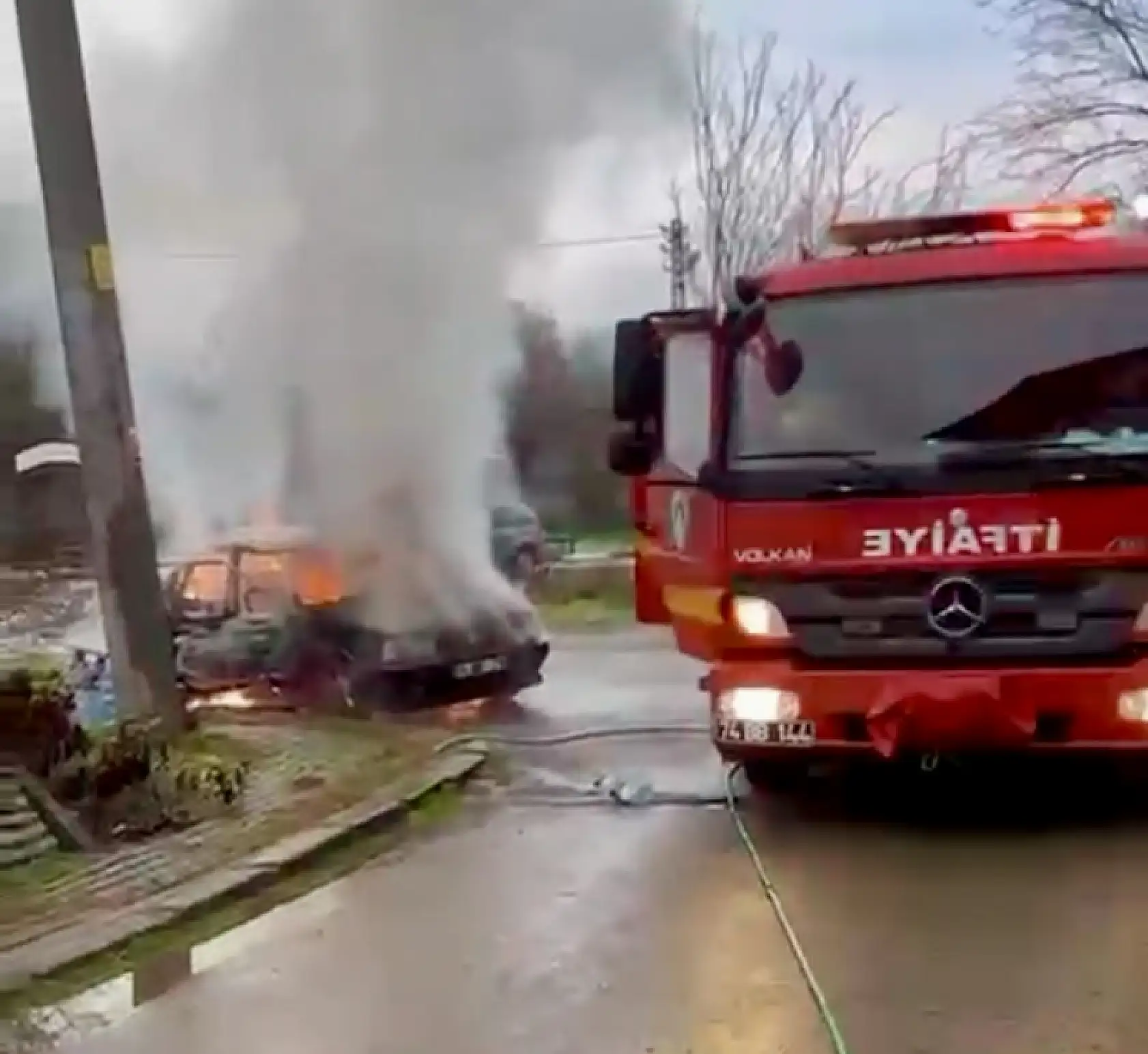 Park halindeyken alev aldı