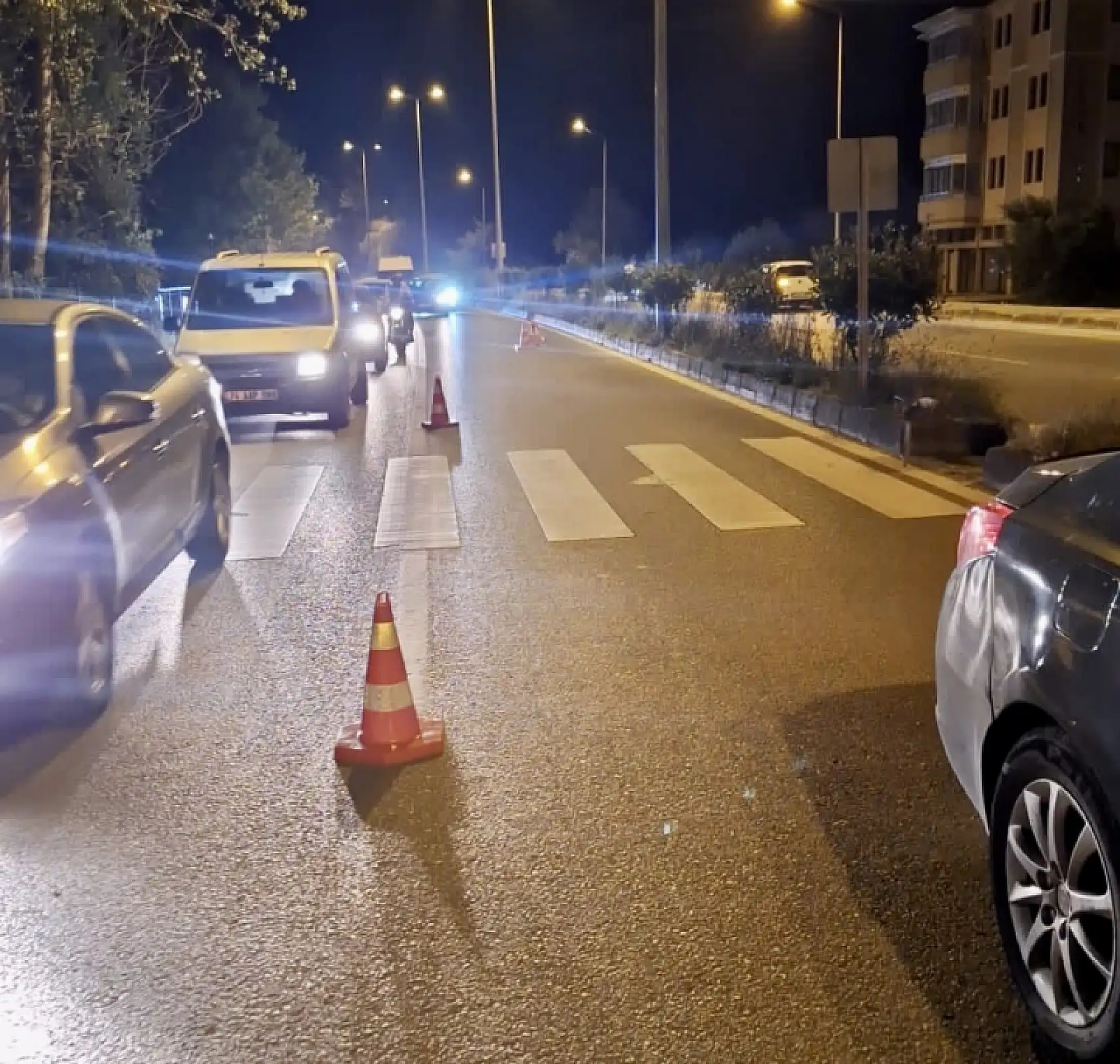 Otomobil yayaya çarptı