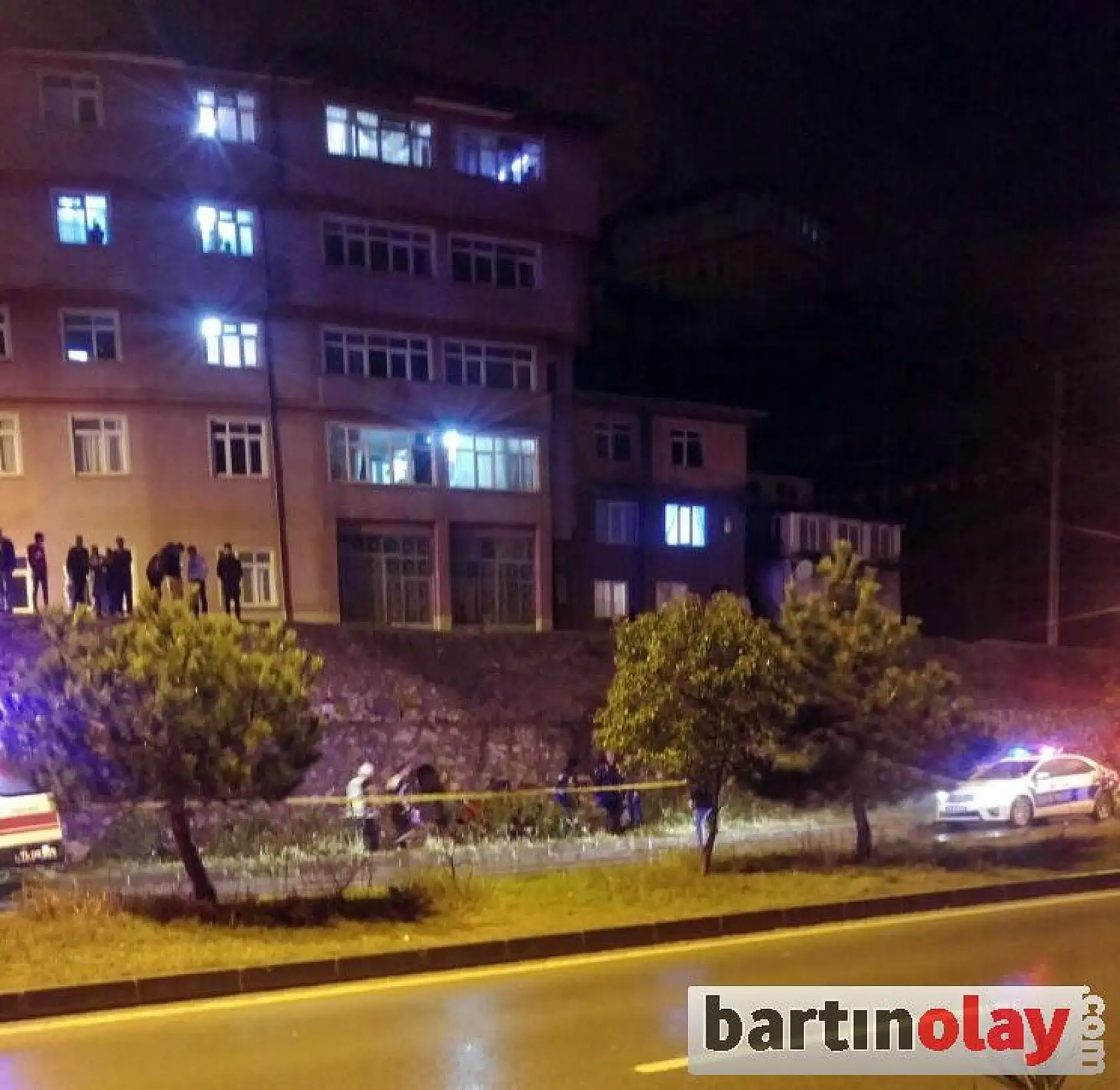 Otomobil alt yola devrildi, 1 ölü