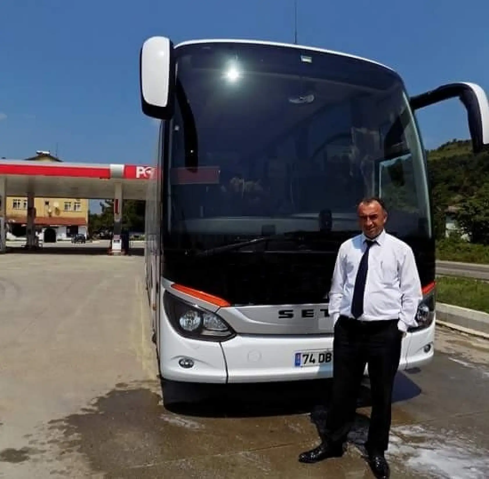 Yolcu otobüsü devrildi, 2 ölü