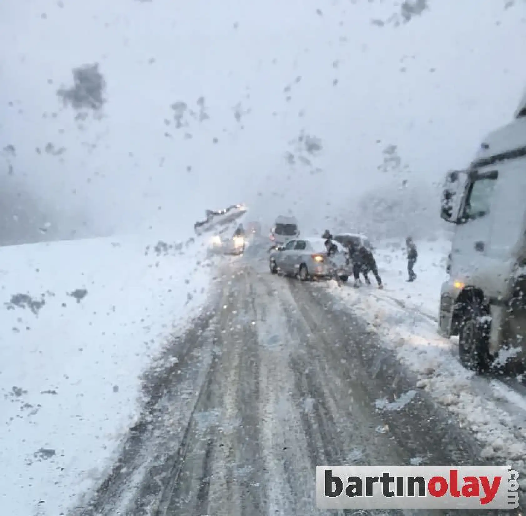 Bartın Karabük yolu kar altında