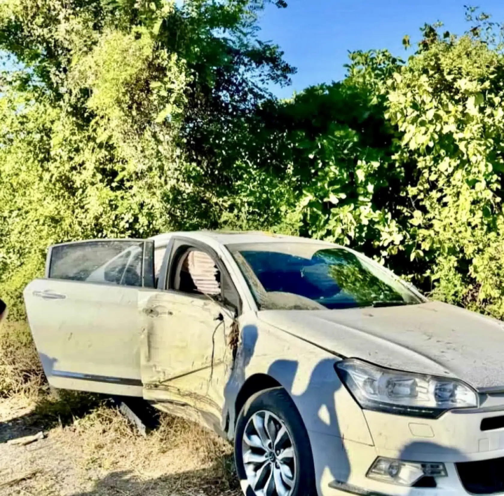 Çarpışan araçlardan biri Şarampole uçtu