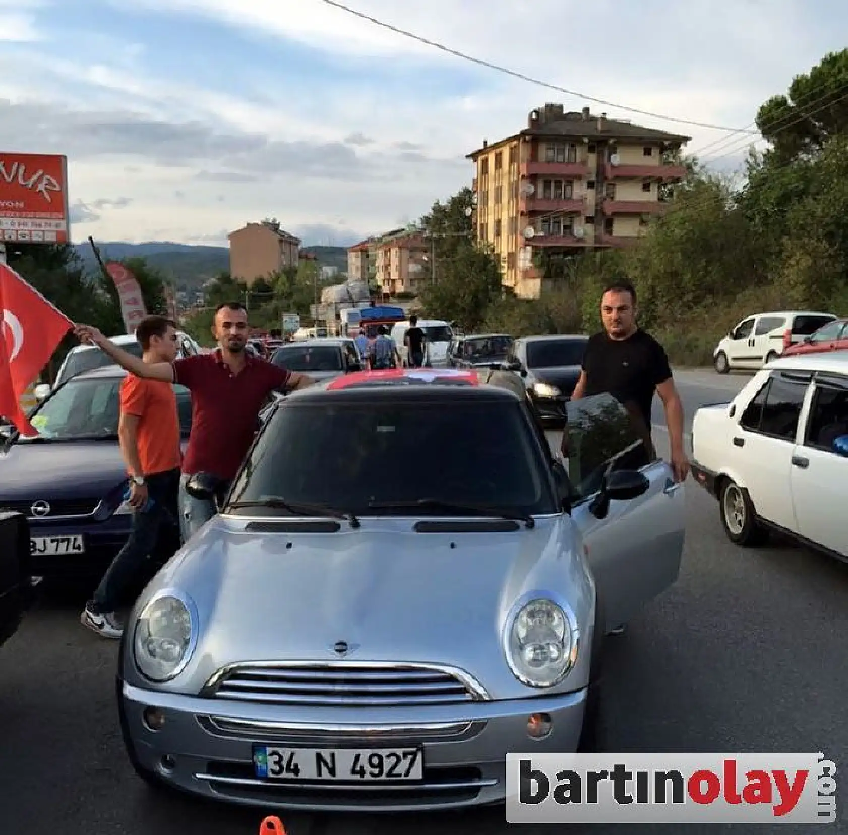 BARTIN'DA TERÖRE TEPKİ KONVOYU