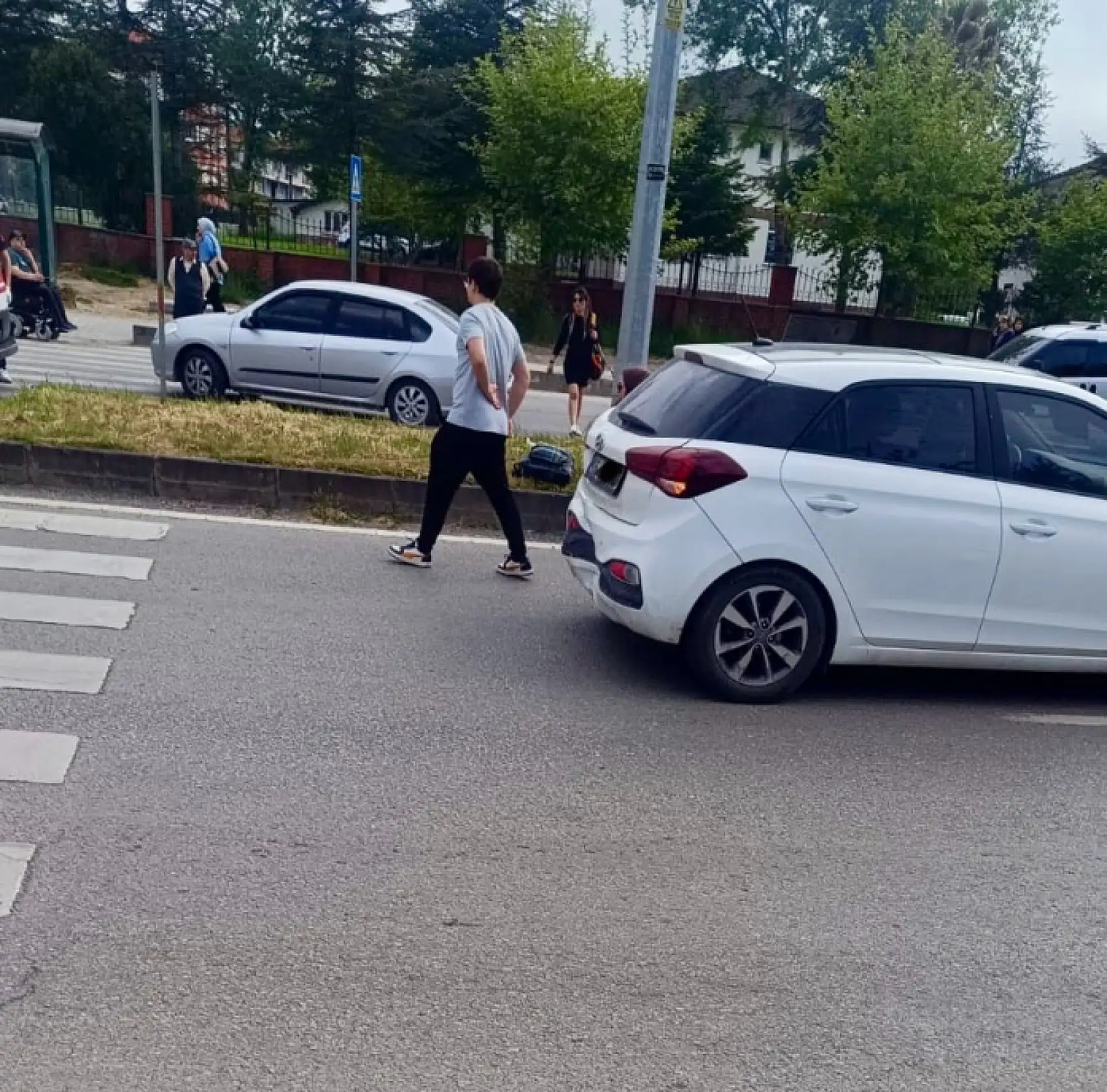 Yaya geçidinde kaza