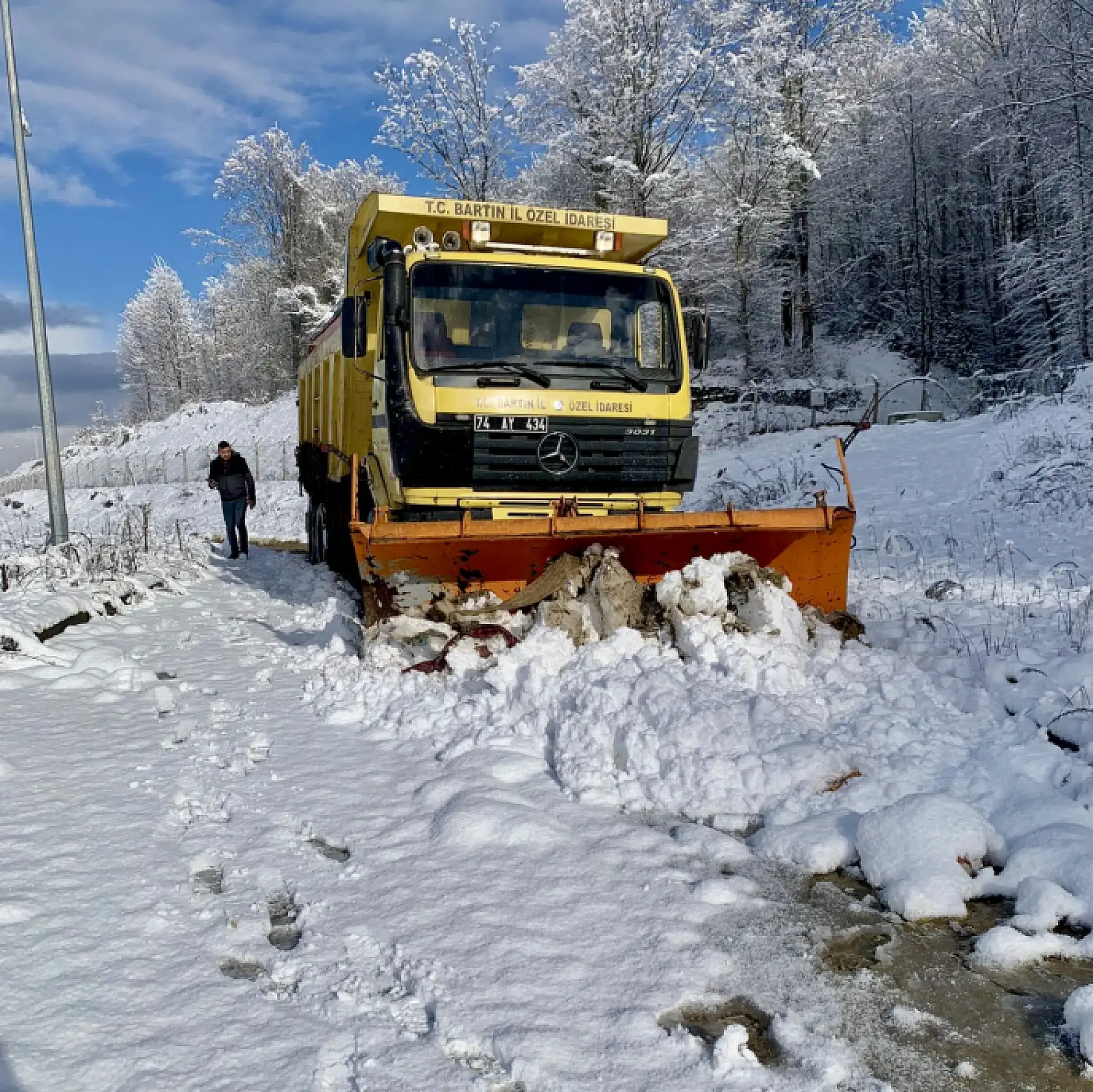 Bartın'da 60 köy yolu ulaşıma kapandı