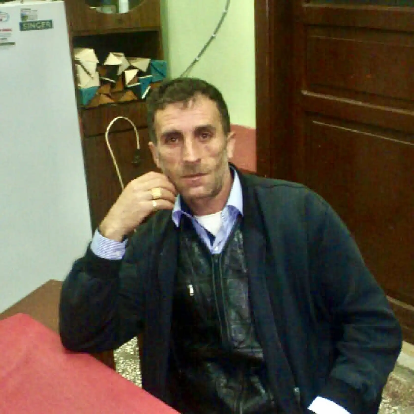 Kestiği ağacın altında kaldı