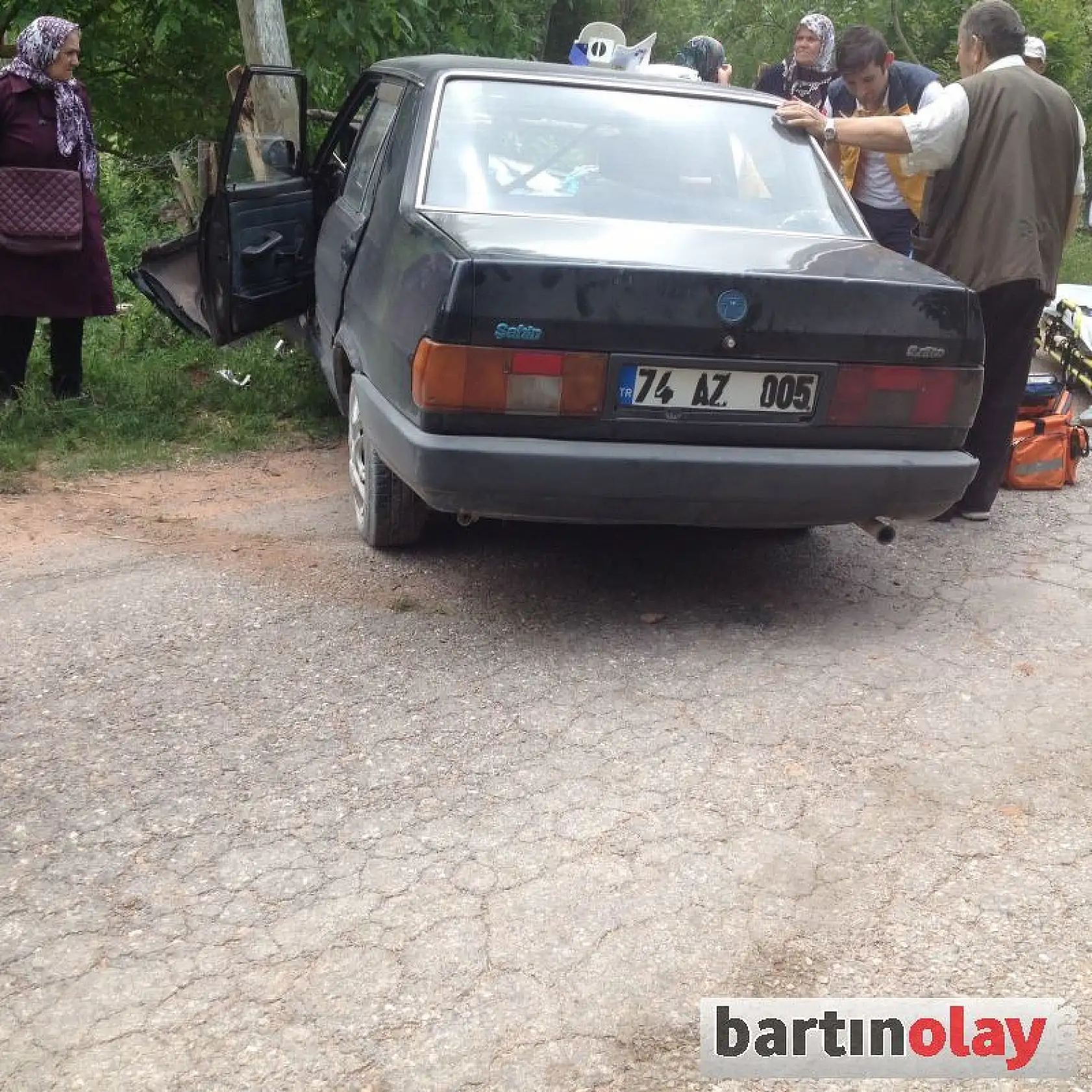 Otomobil Direğe çarptı, 2 yaralı