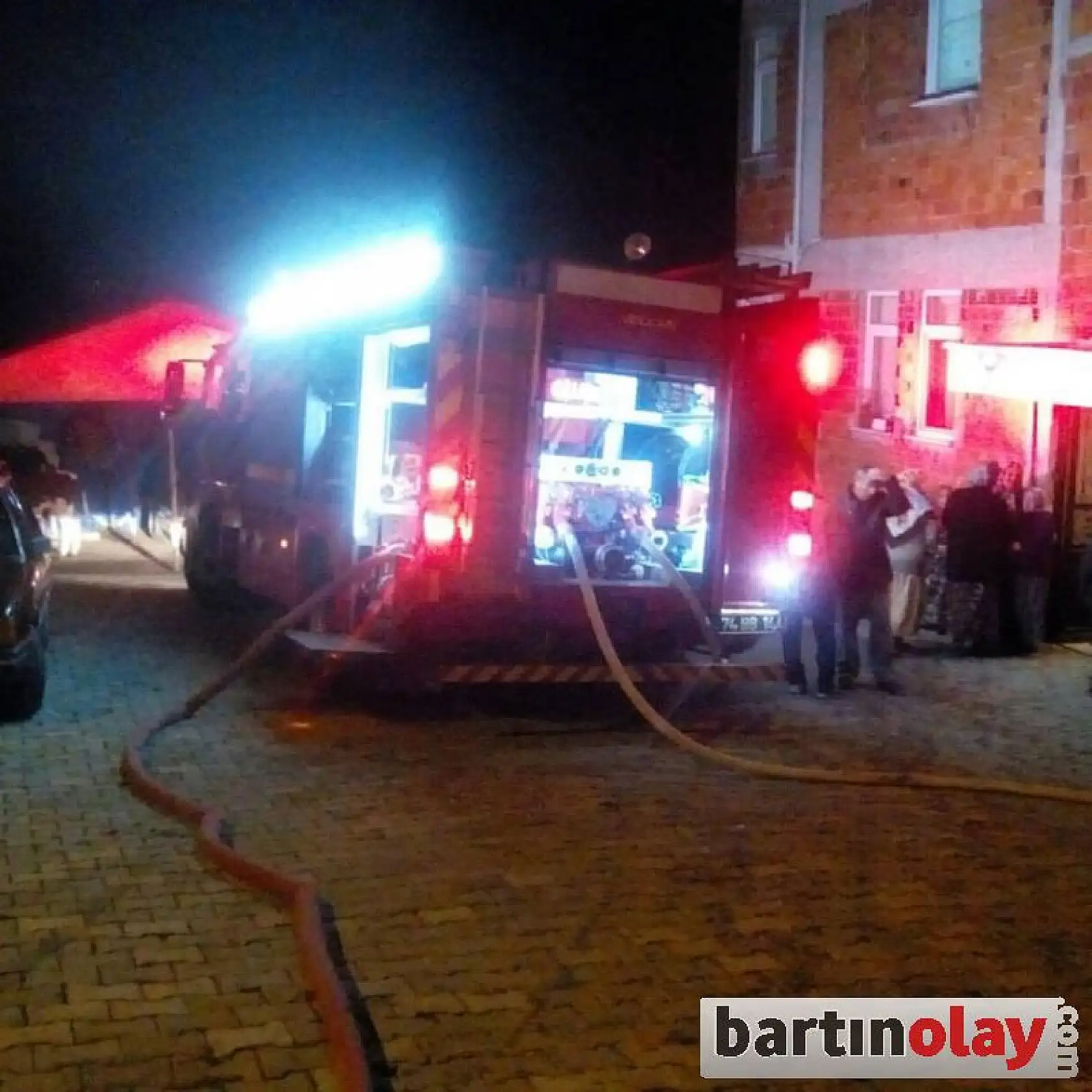 Samanlıkta Çıkan Yangın Korkuttu