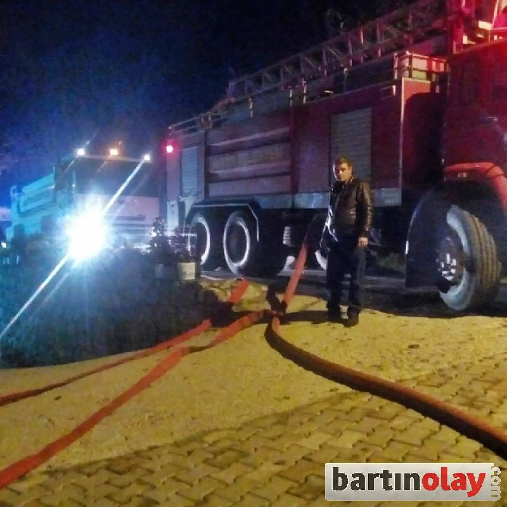 Samanlıkta Çıkan Yangın Korkuttu