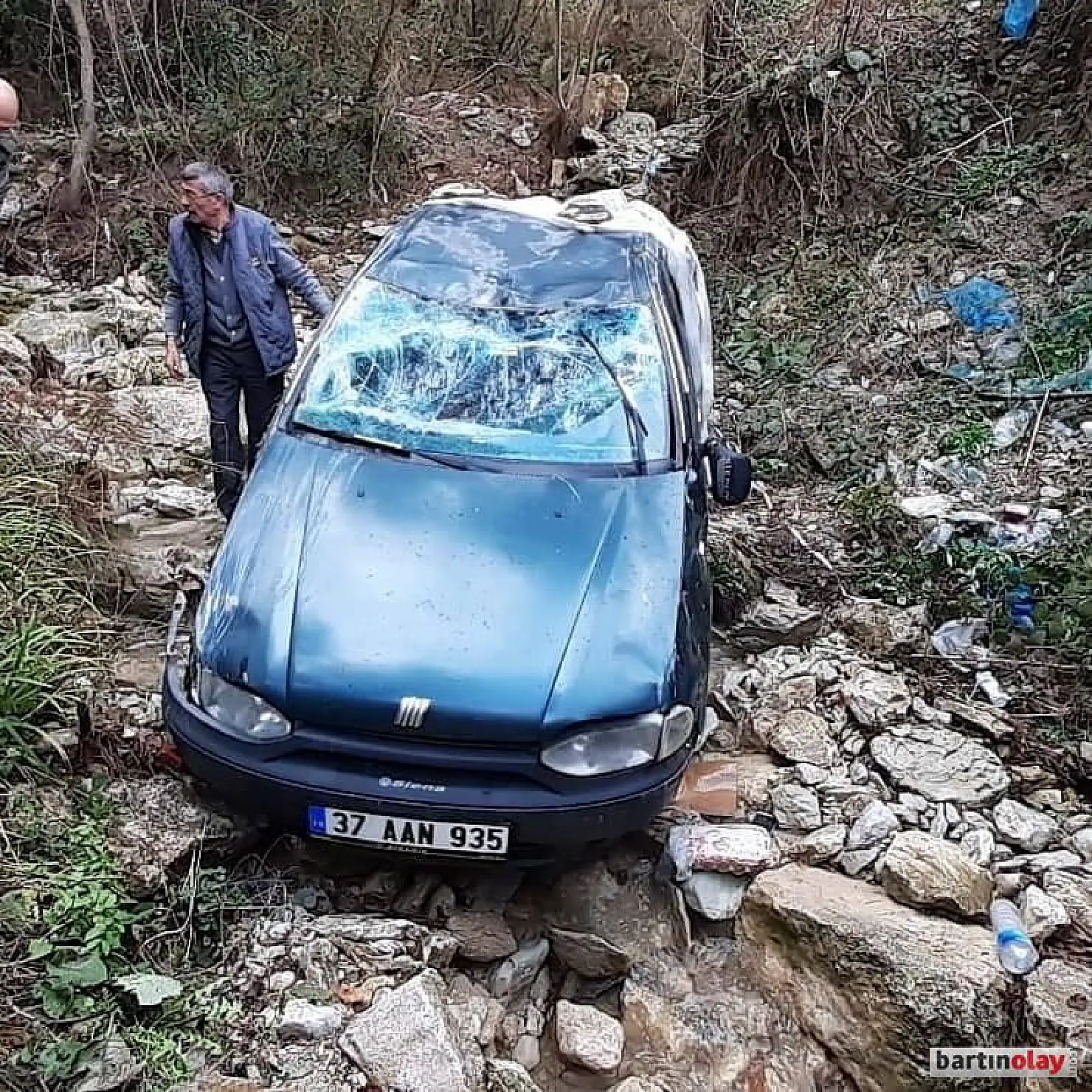 Uçuruma yuvarlandı, yardım istedi
