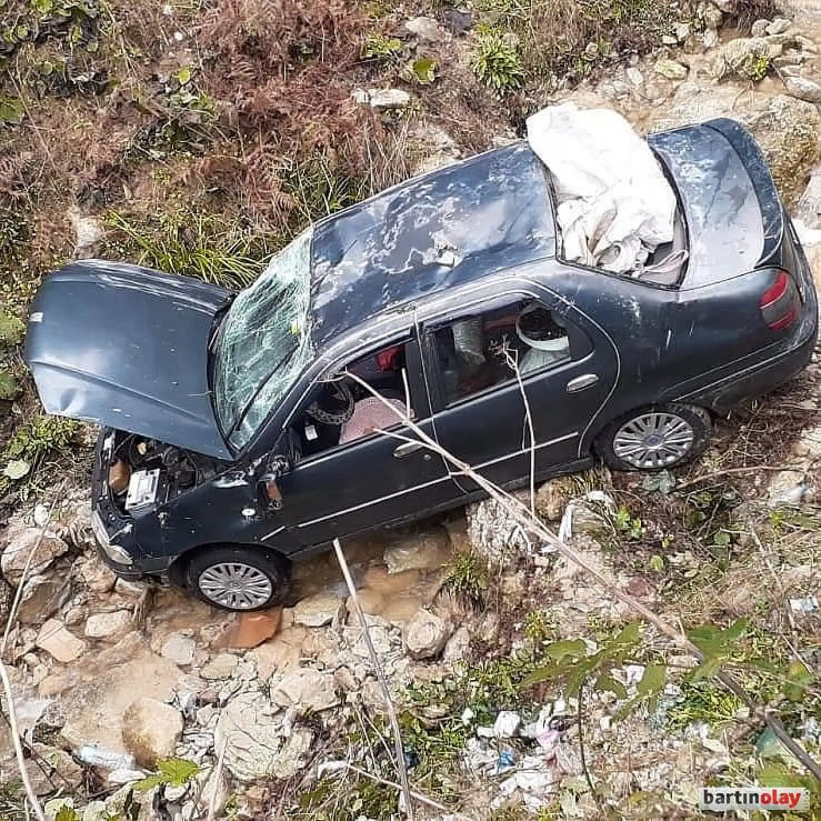 Uçuruma yuvarlandı, yardım istedi