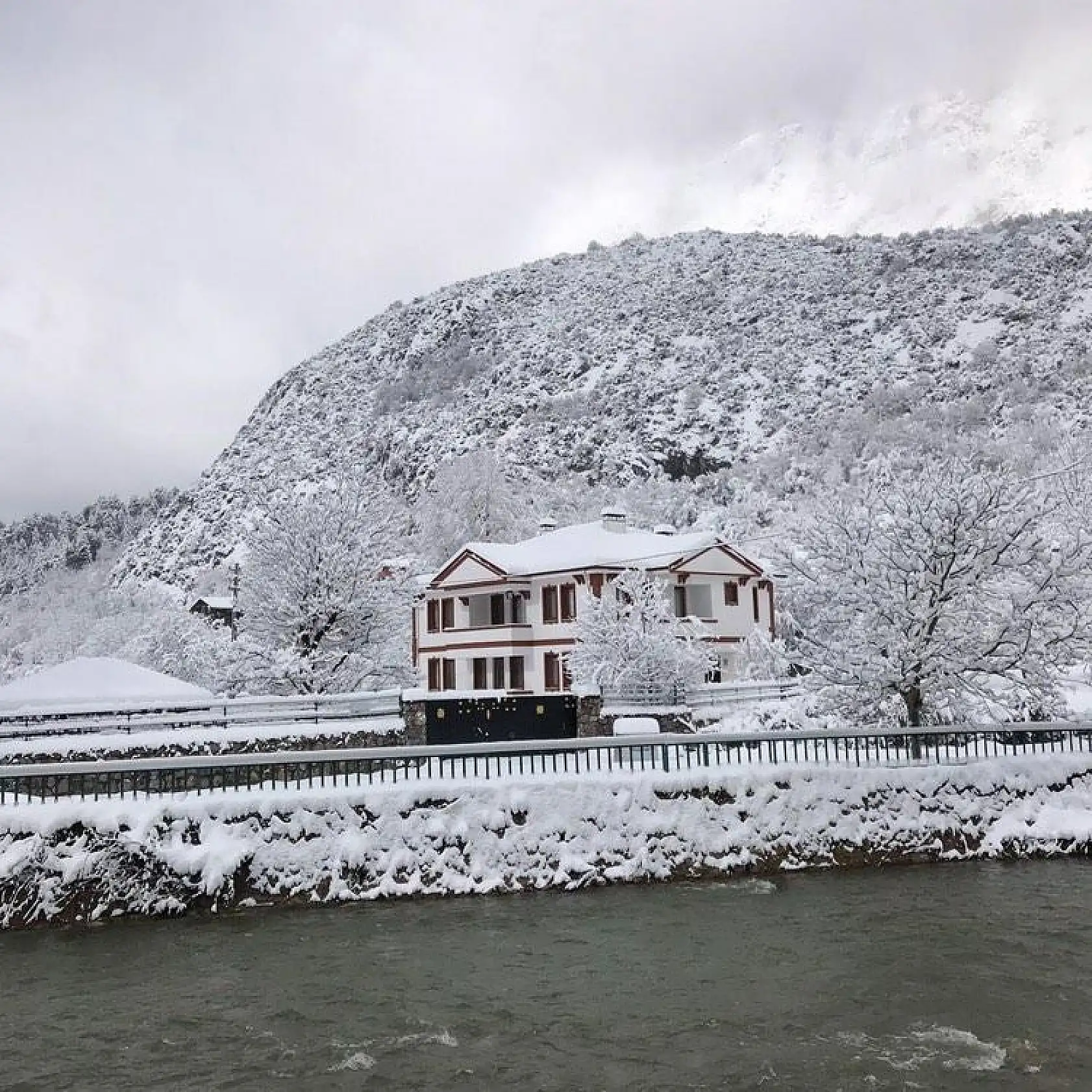 Ulukaya'dan çok güzel kar manzaraları