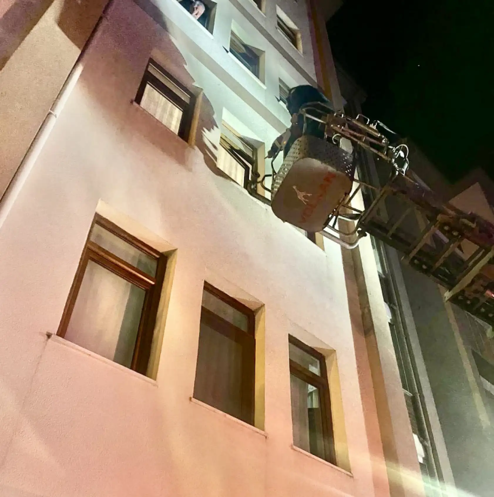 Genç Kız Ekipleri Harekete Geçirdi