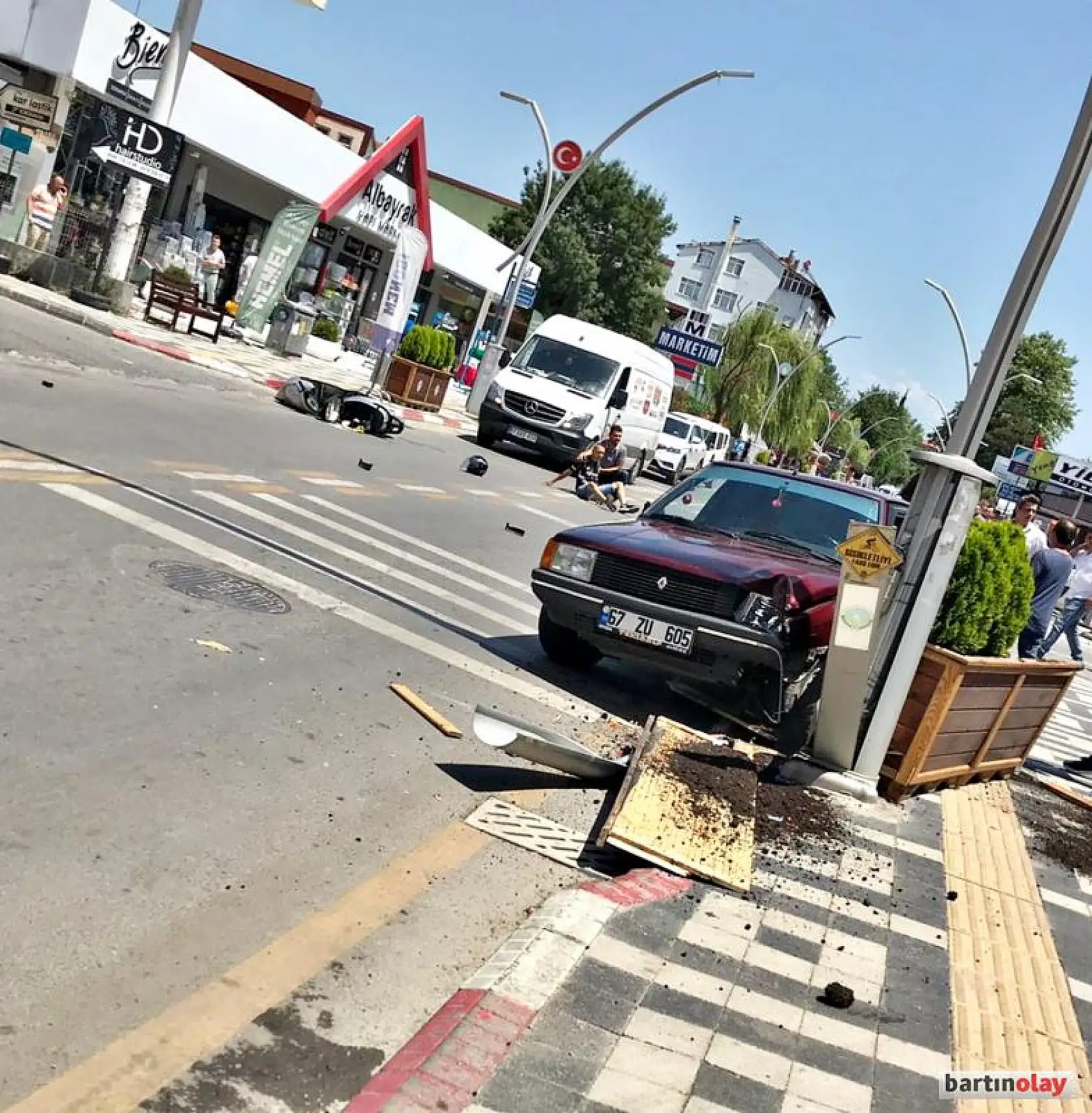 Bulvarda kaza, çarpıştılar